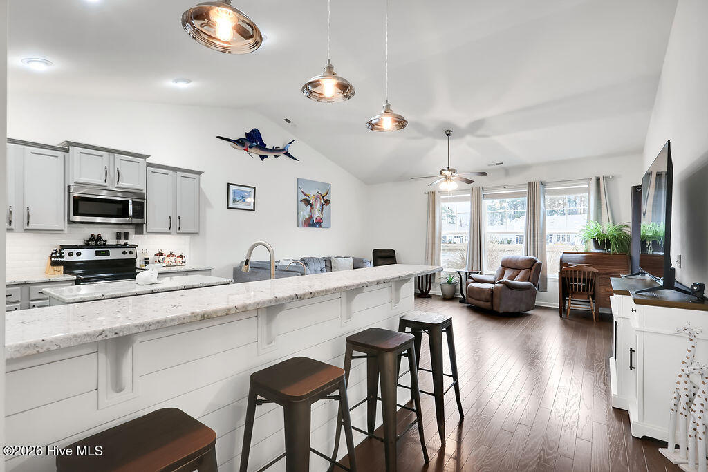 100553191 | Photo 14