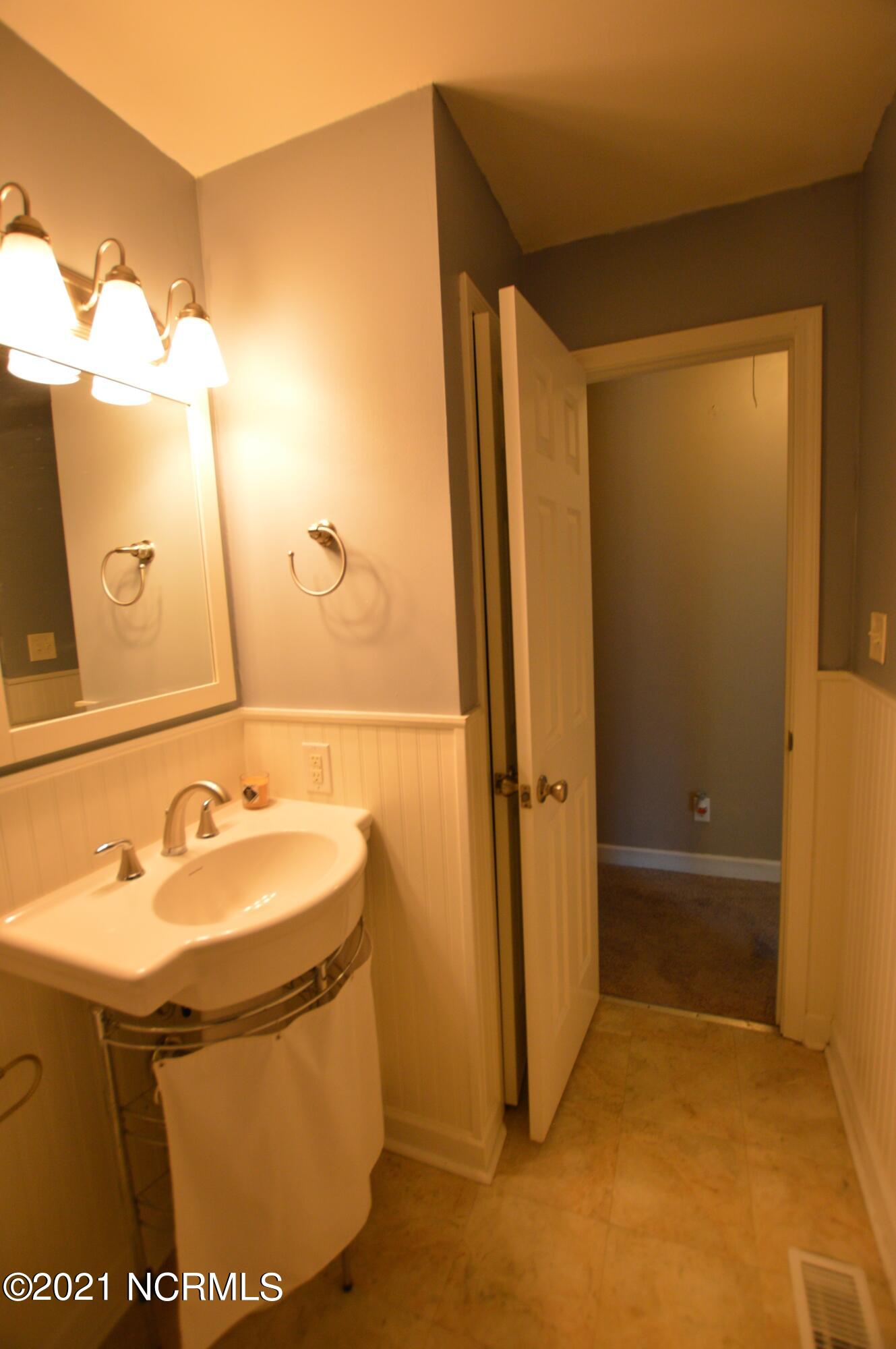 100562914 | Photo 27