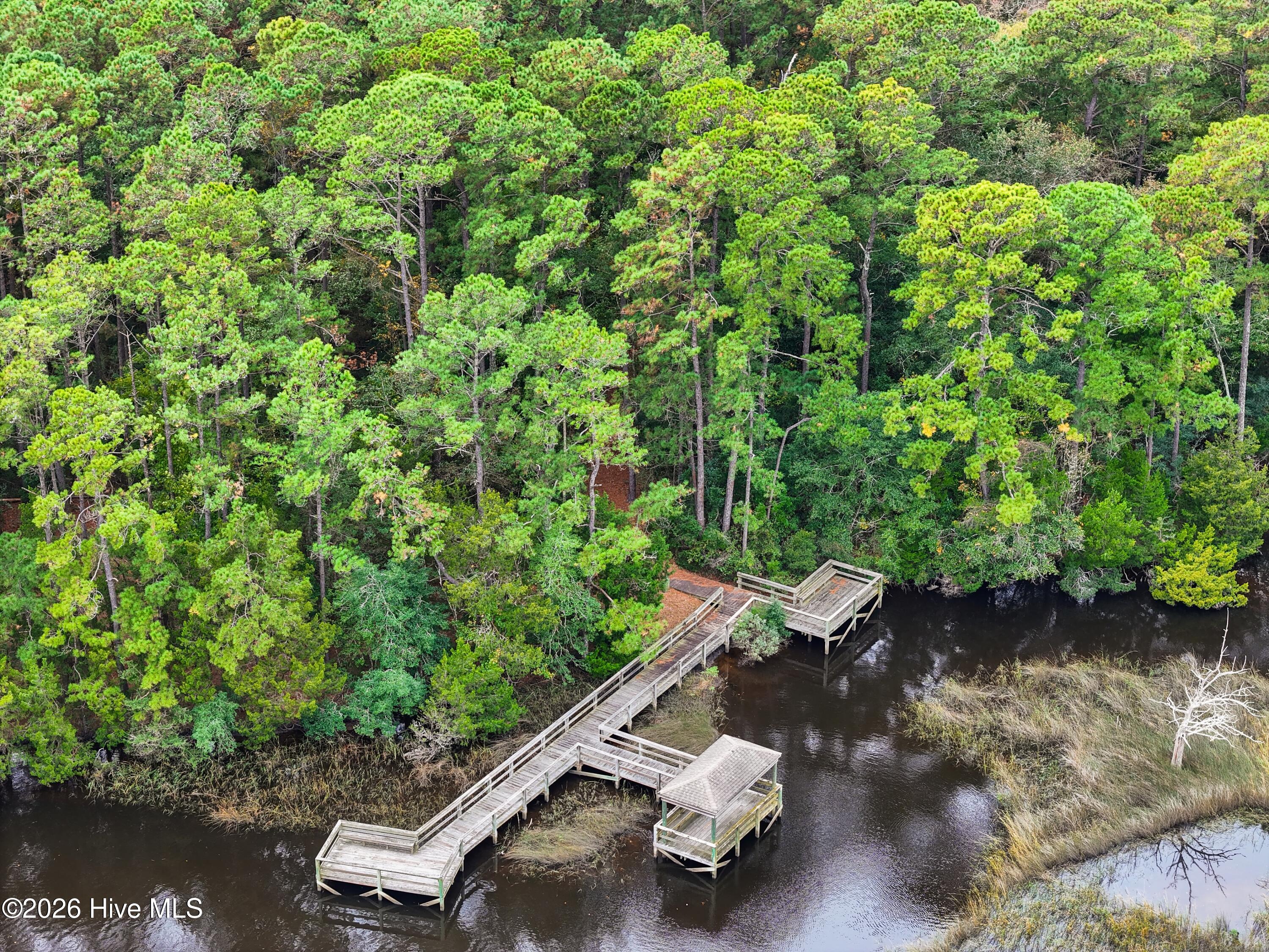 100547718 | Photo 36