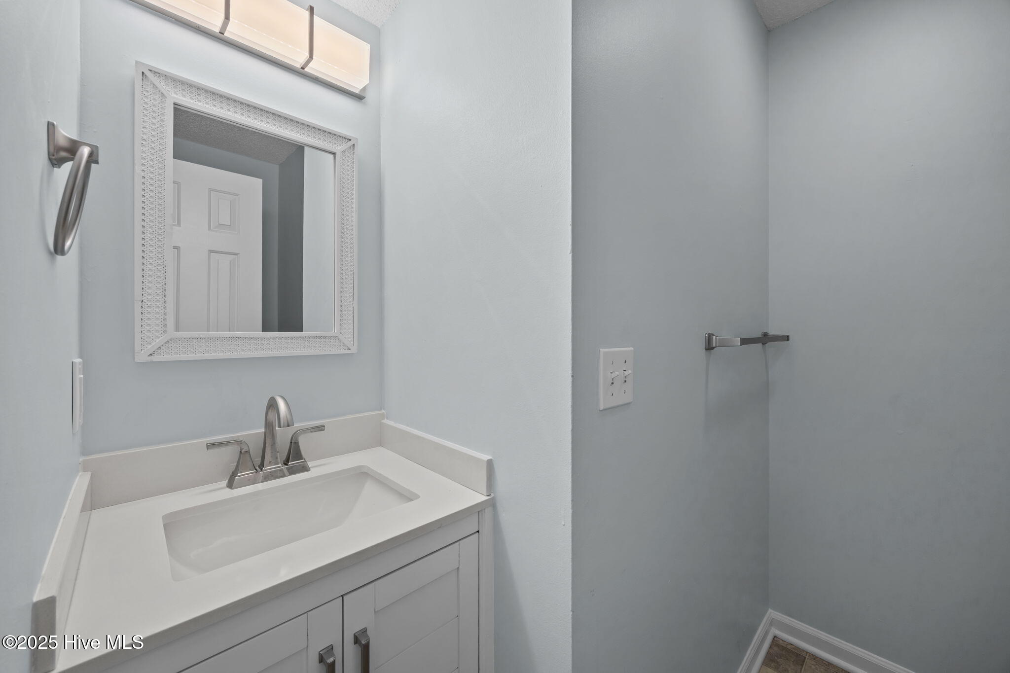 100544618 | Photo 14