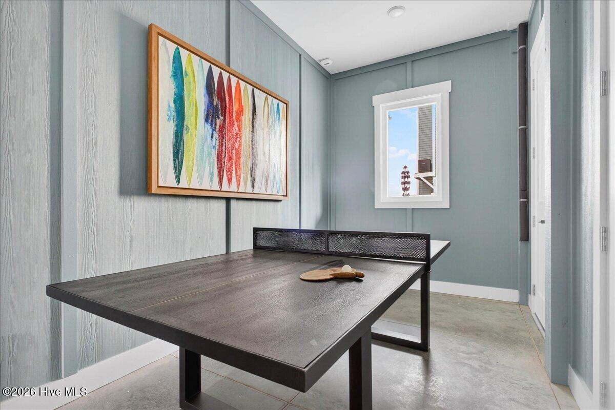 100543299 | Photo 74