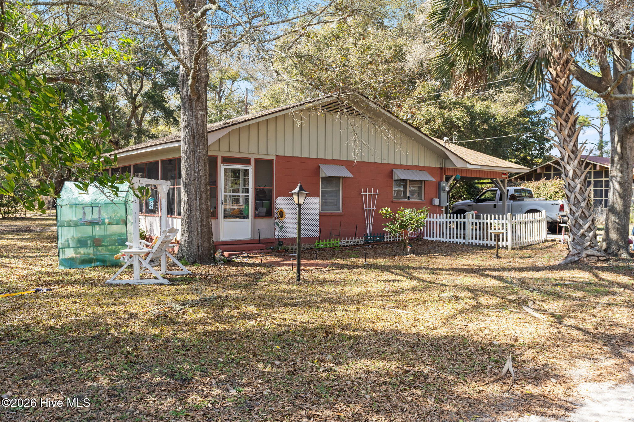 100561810 | Photo 59