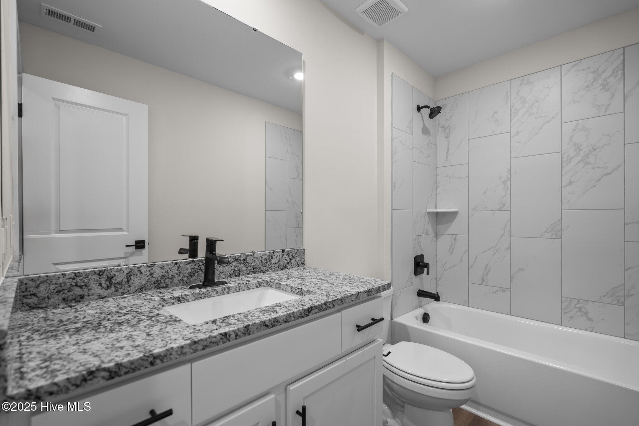 100500000 | Photo 22