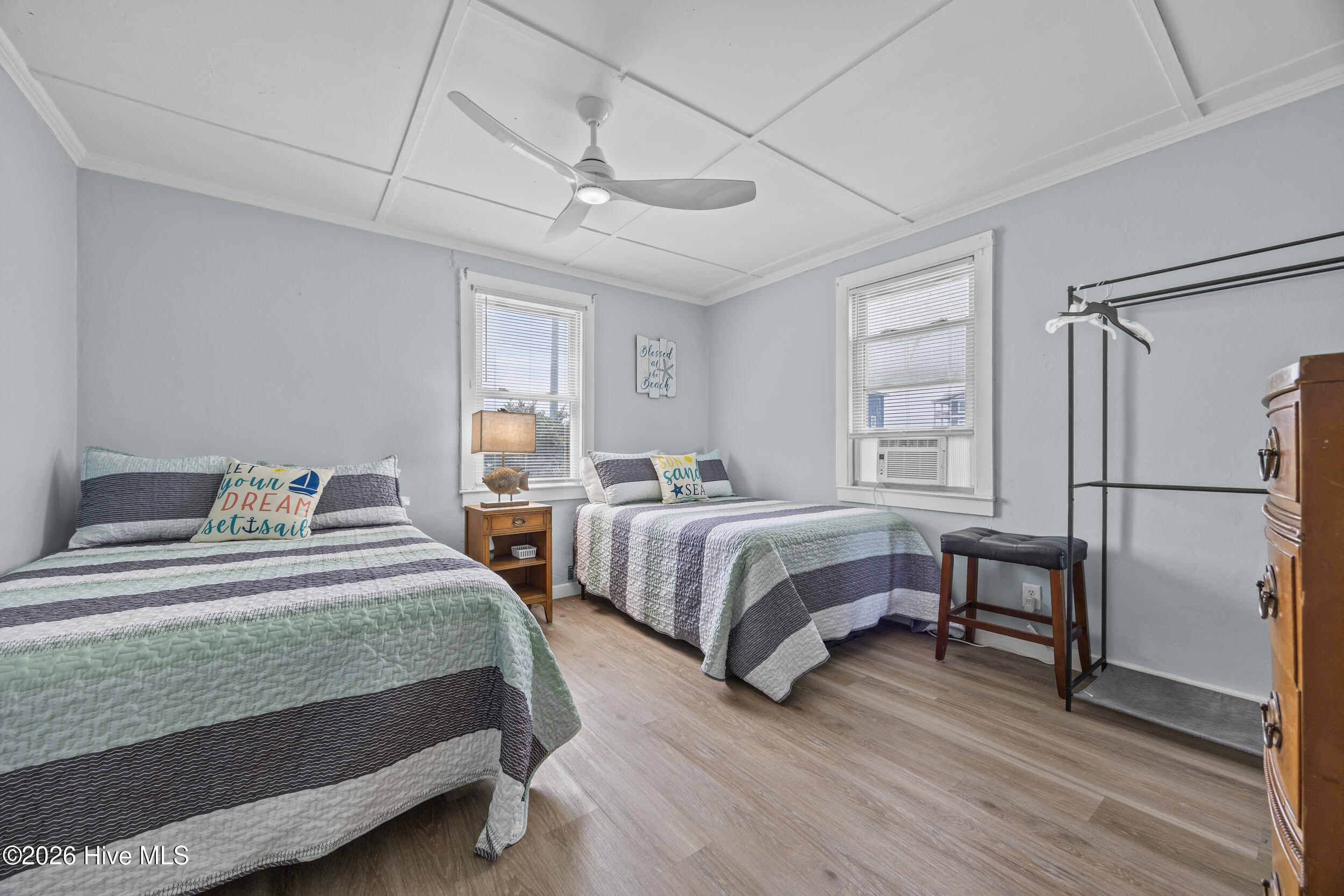 100563115 | Photo 18