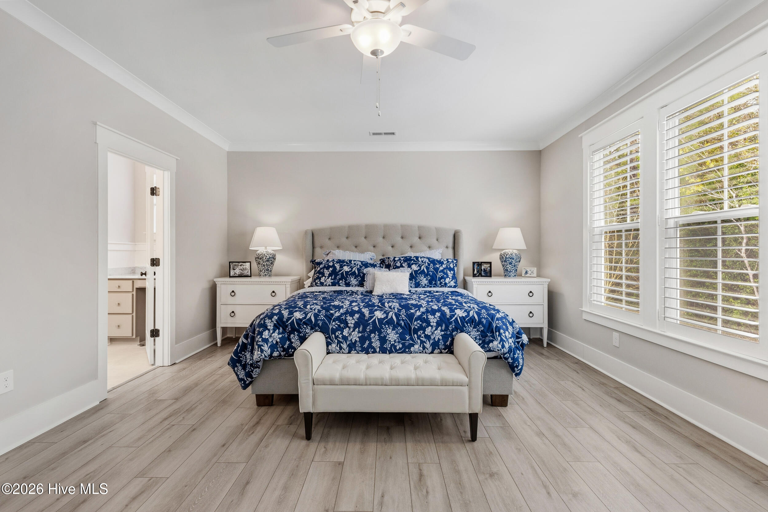 100560170 | Photo 28