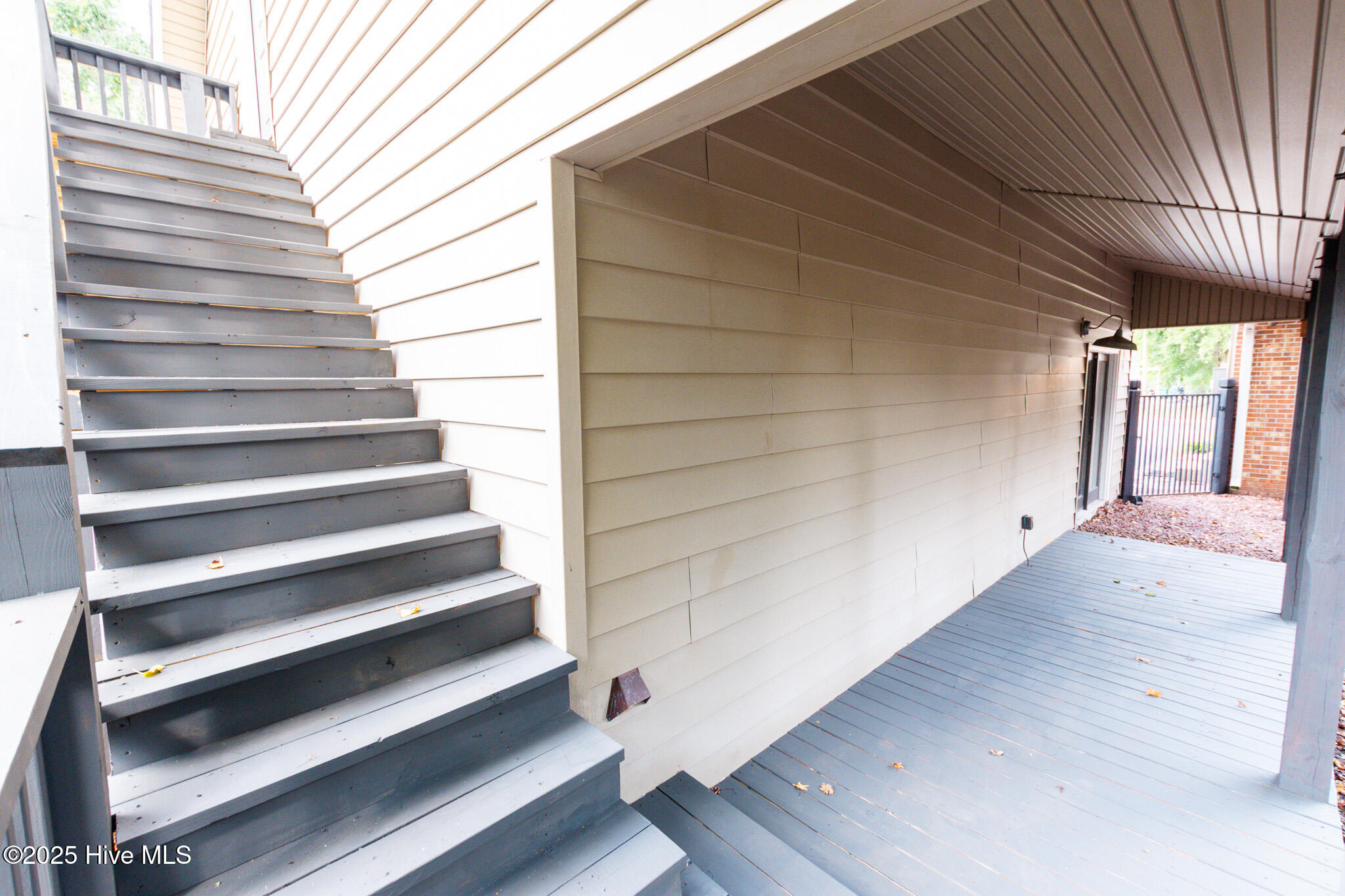 100529268 | Photo 48