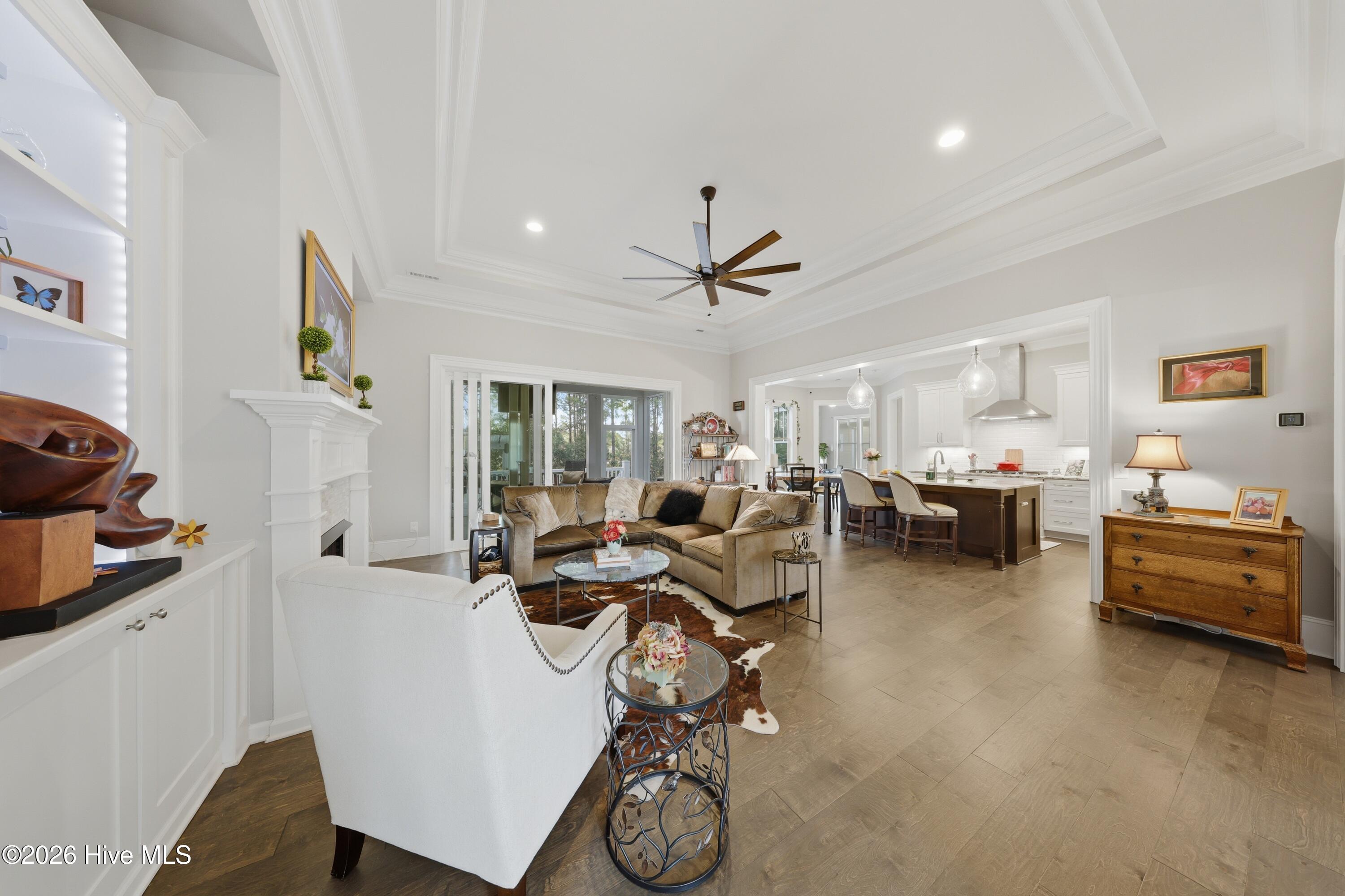 100560697 | Photo 14