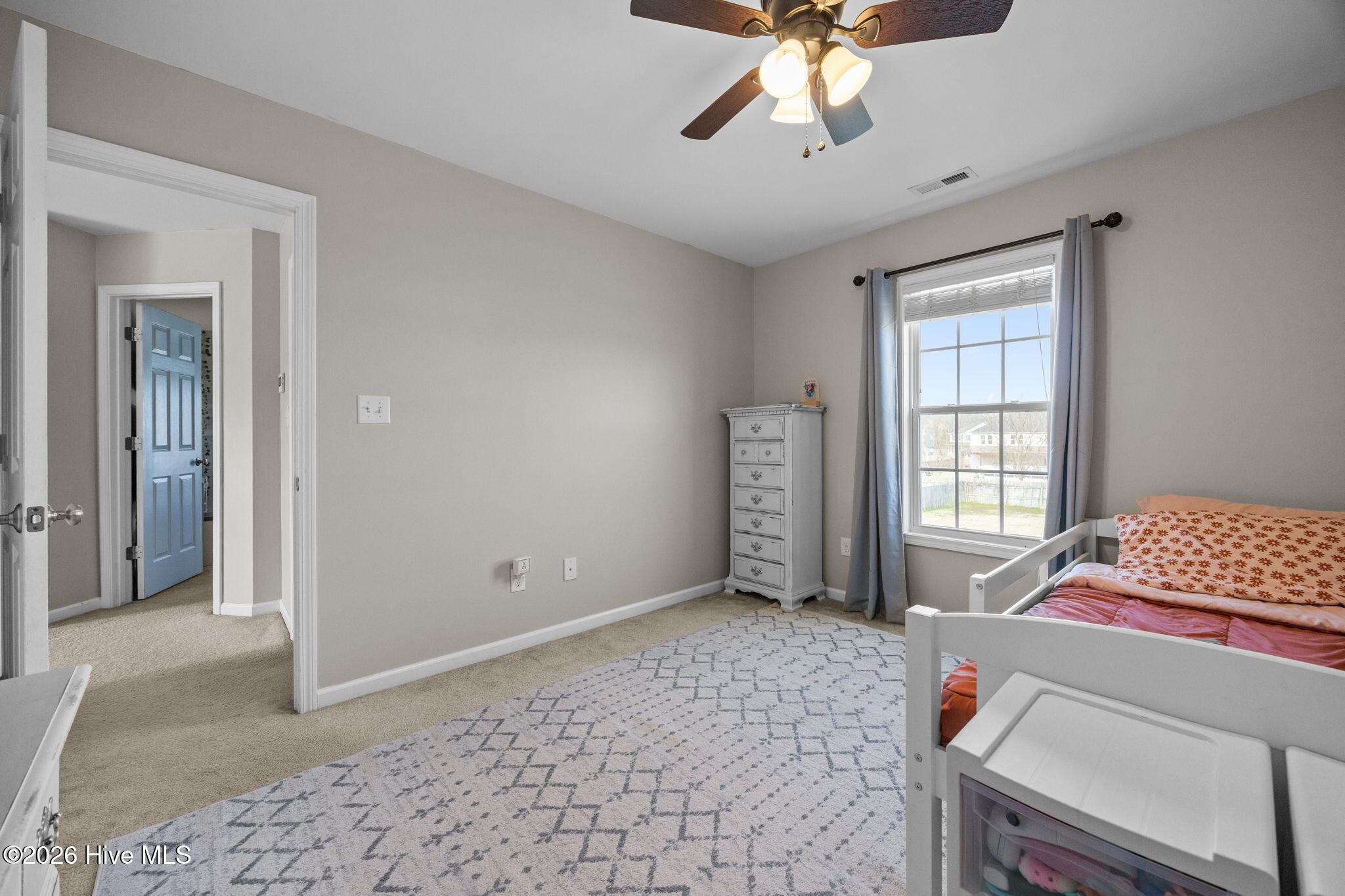 100550928 | Photo 31