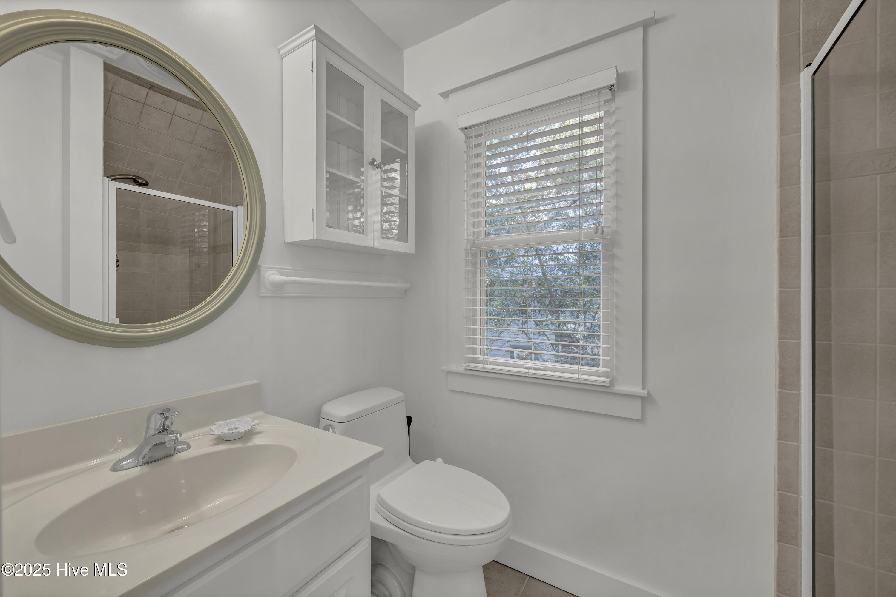 100546585 | Photo 27