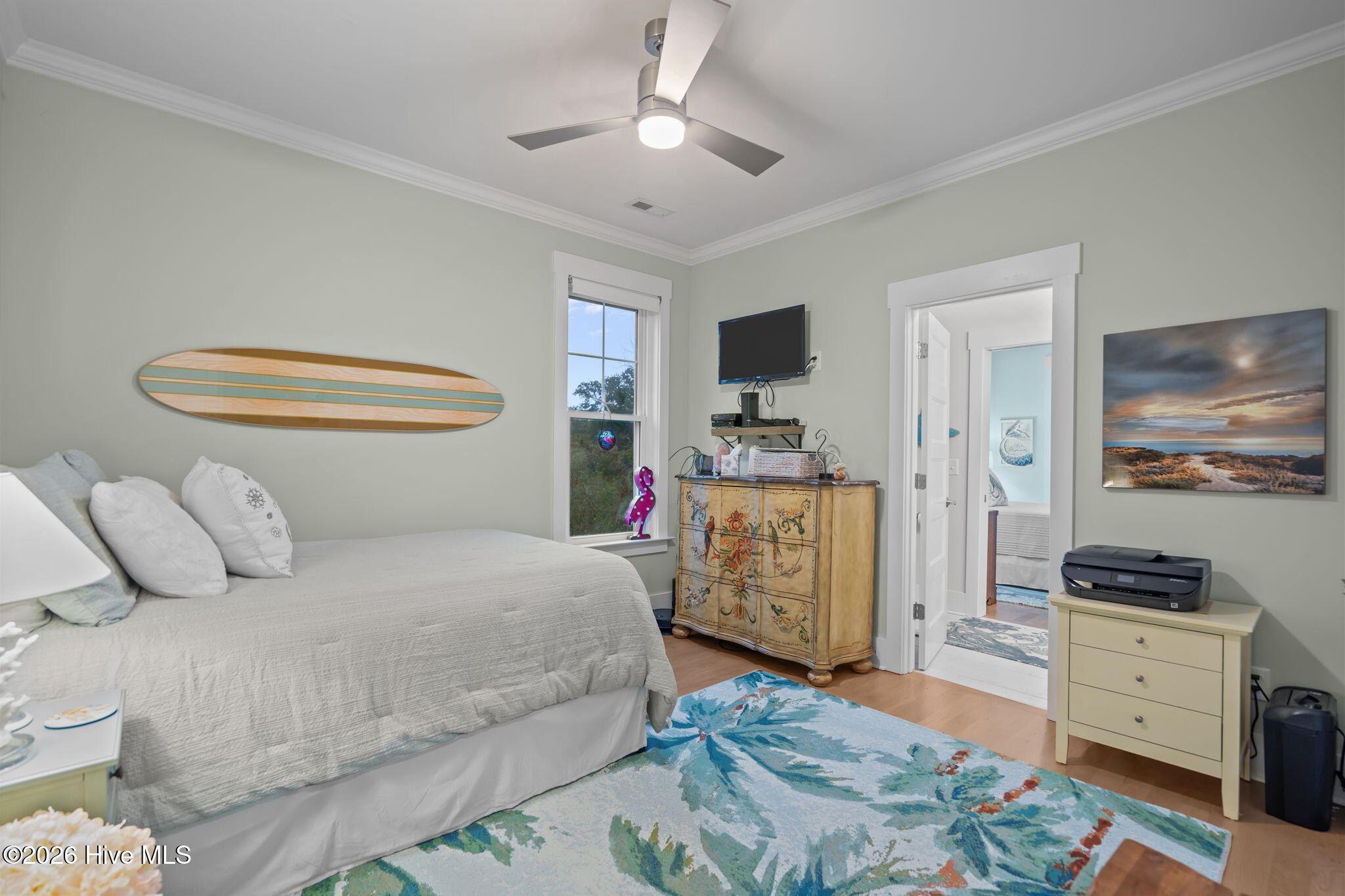 100549491 | Photo 23