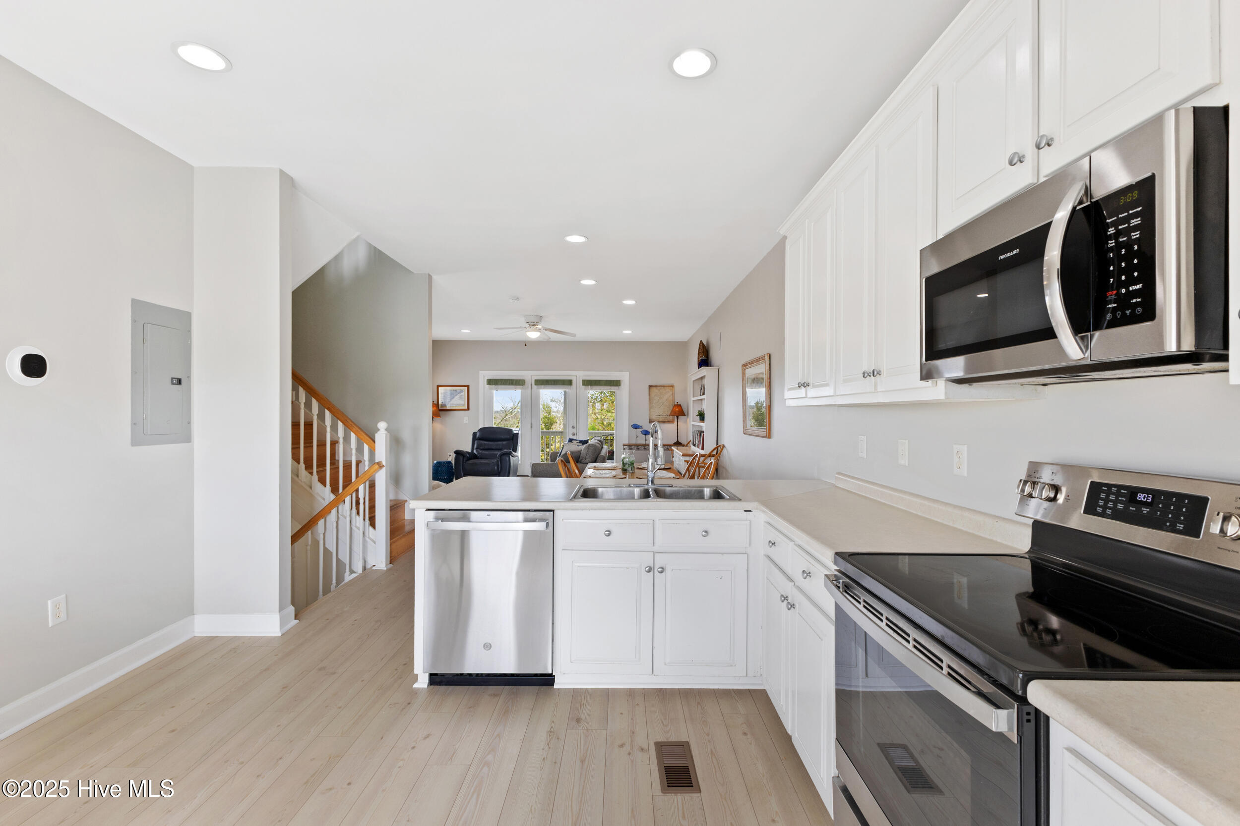 100534719 | Photo 21