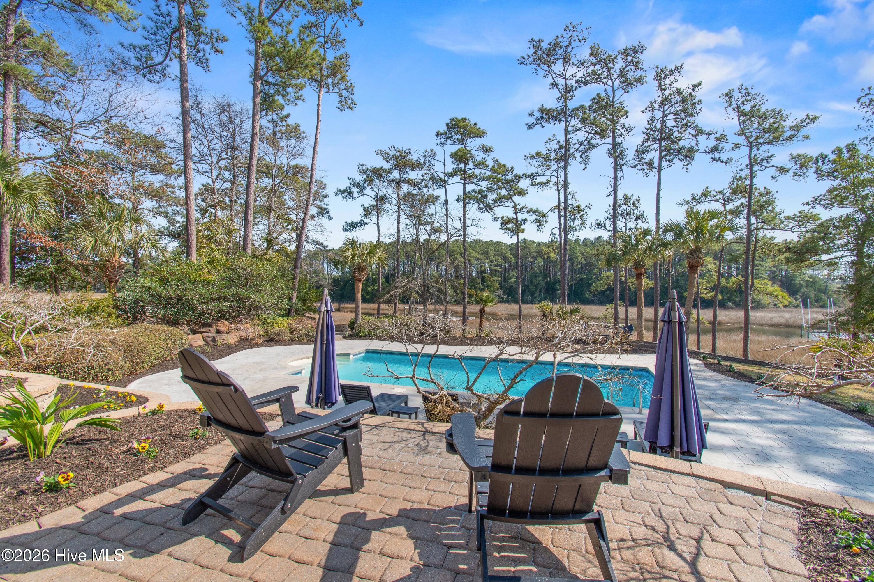 100556655 | Photo 63