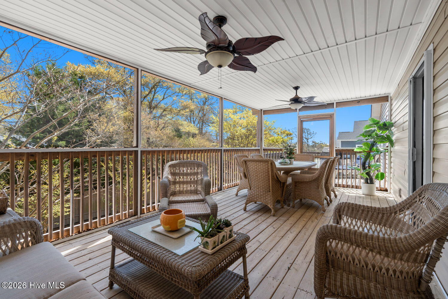 100565093 | Photo 27