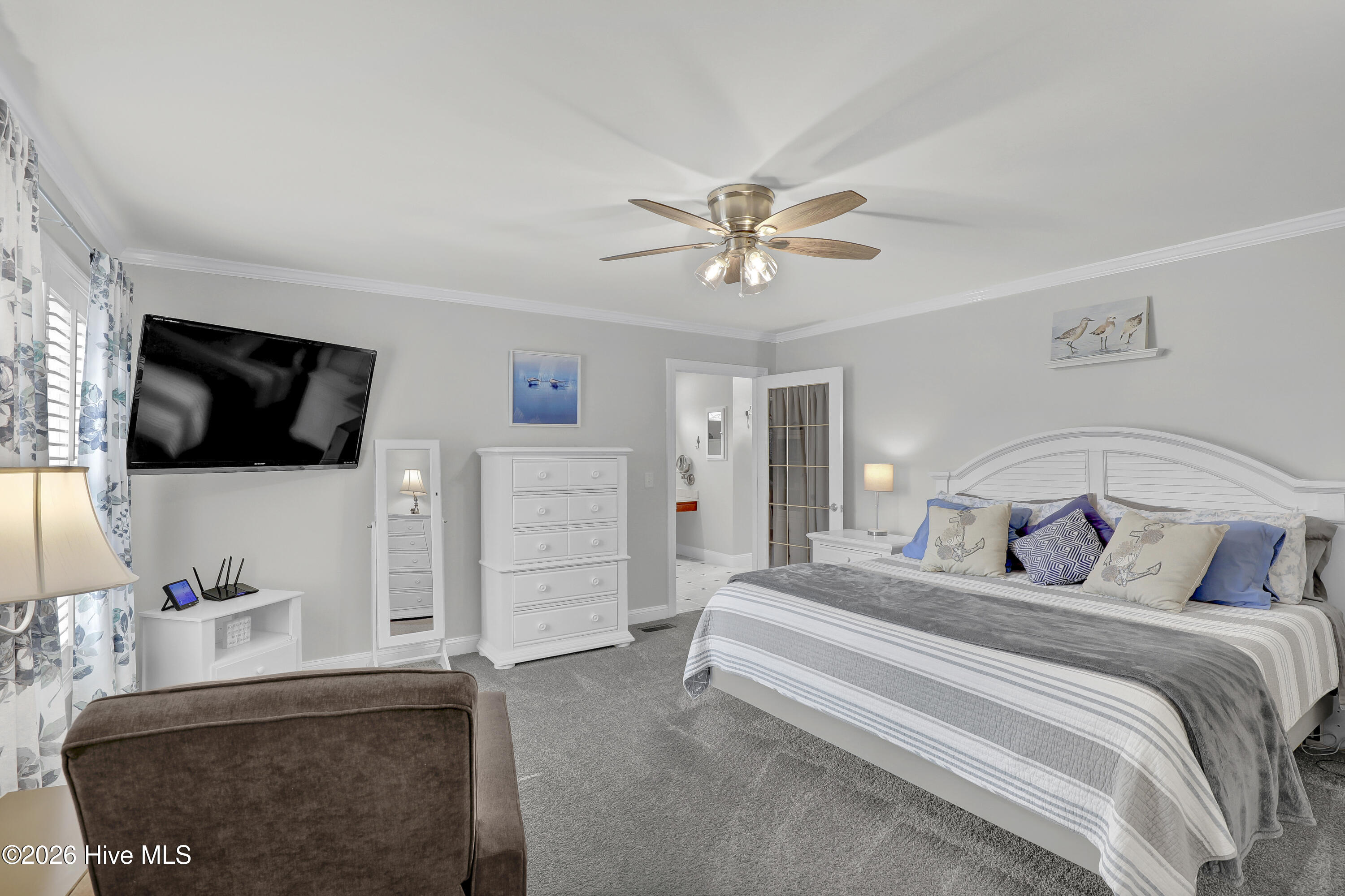 100563243 | Photo 19