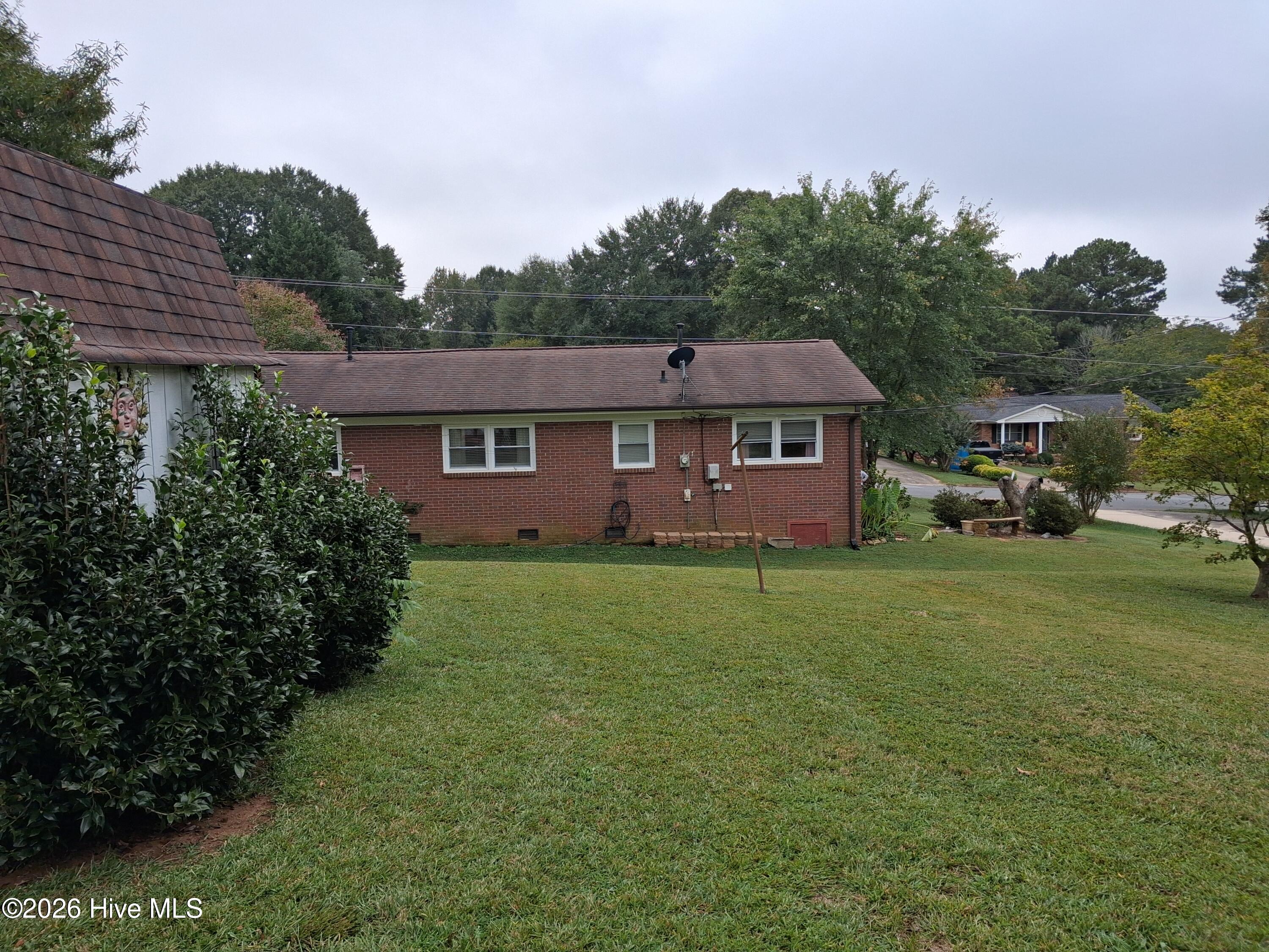 Photo 4 of Single family home for sale at 403 E Tennessee Ave, Bessemer City, NC 28016 | MLS# 100608178 | Listing updated on 2026-10-07