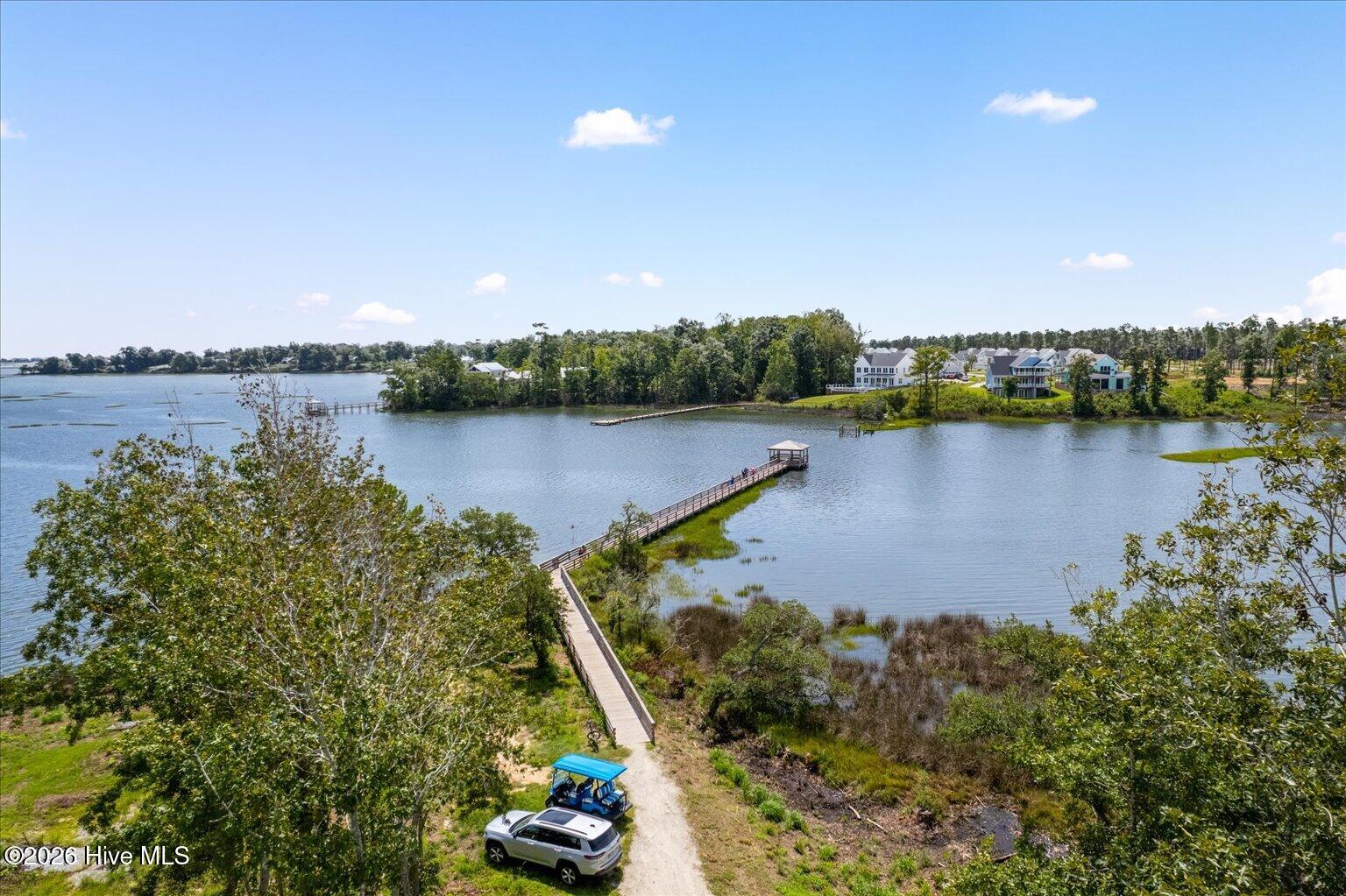 100550413 | Photo 63