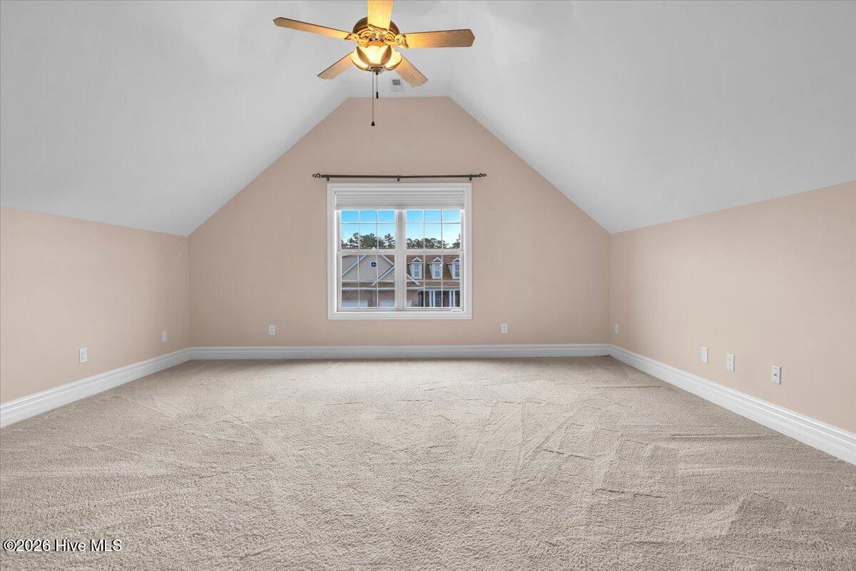 100559889 | Photo 36