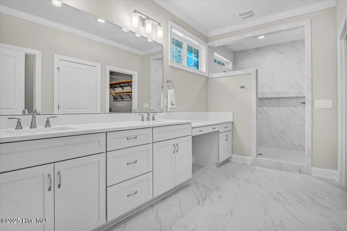 100505838 | Photo 35