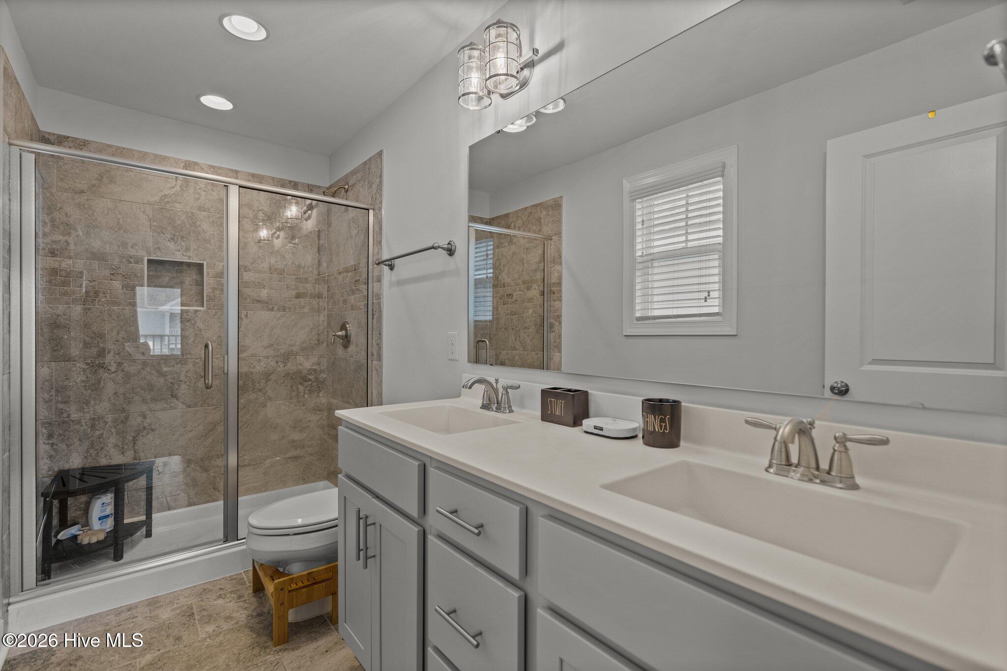 100554232 | Photo 20