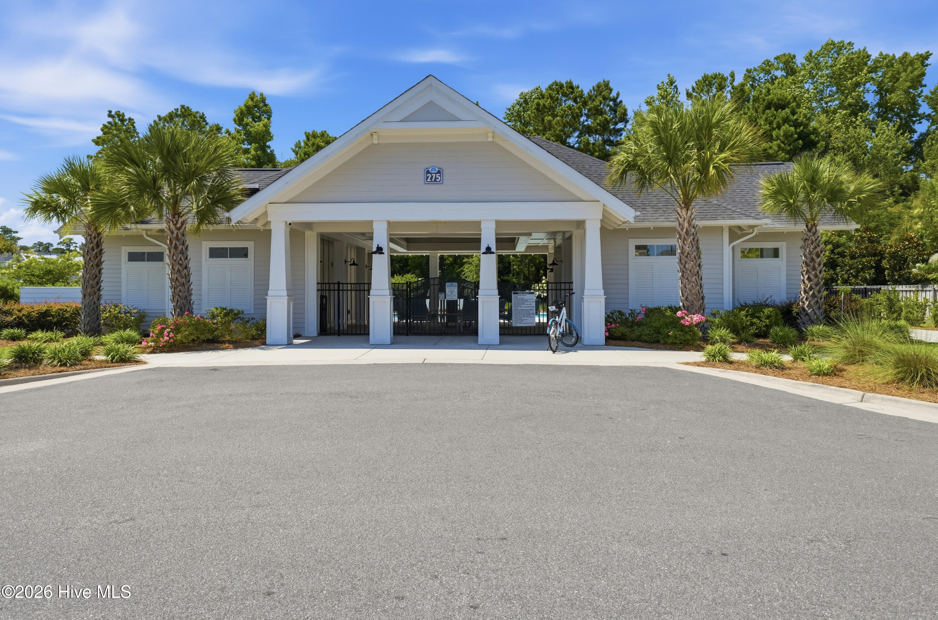 100587010 | Photo 55