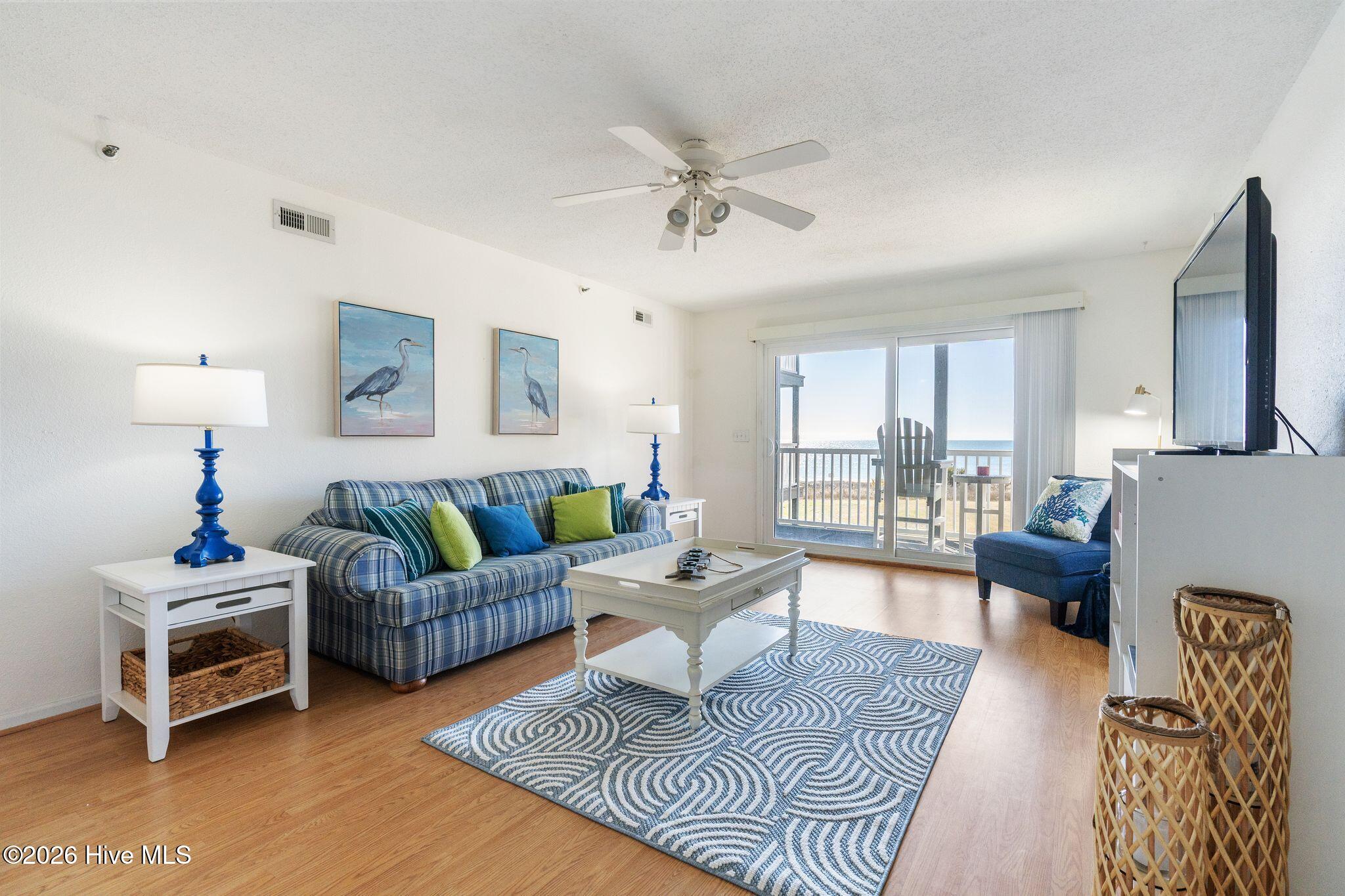 100559417 | Photo 11