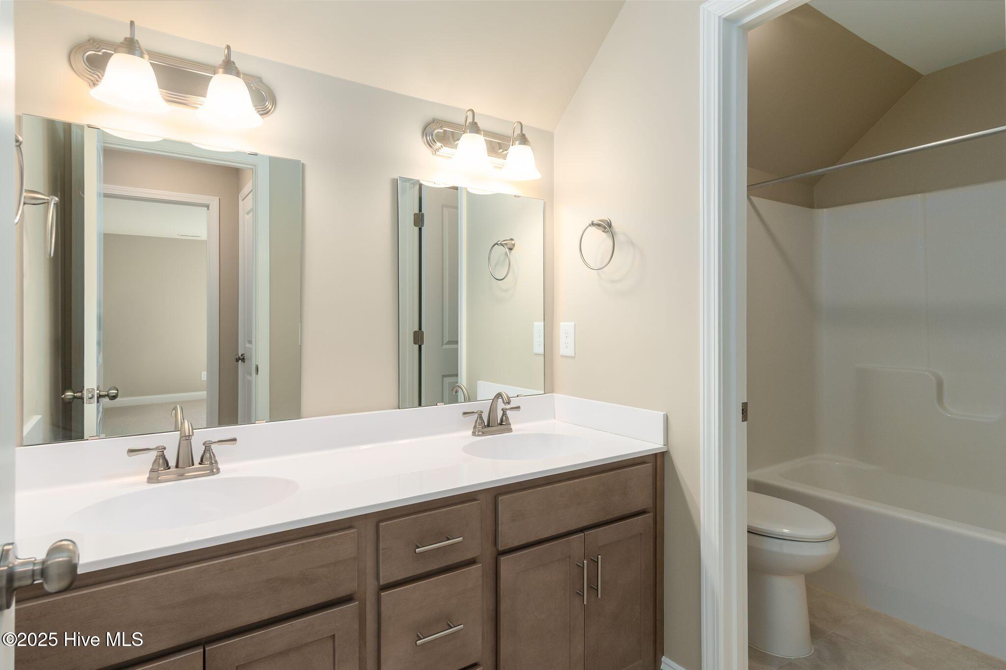 100531651 | Photo 27