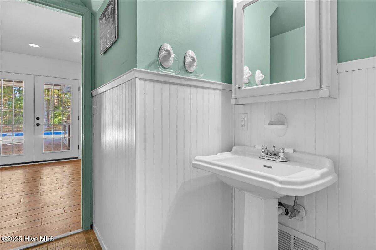 100540013 | Photo 21