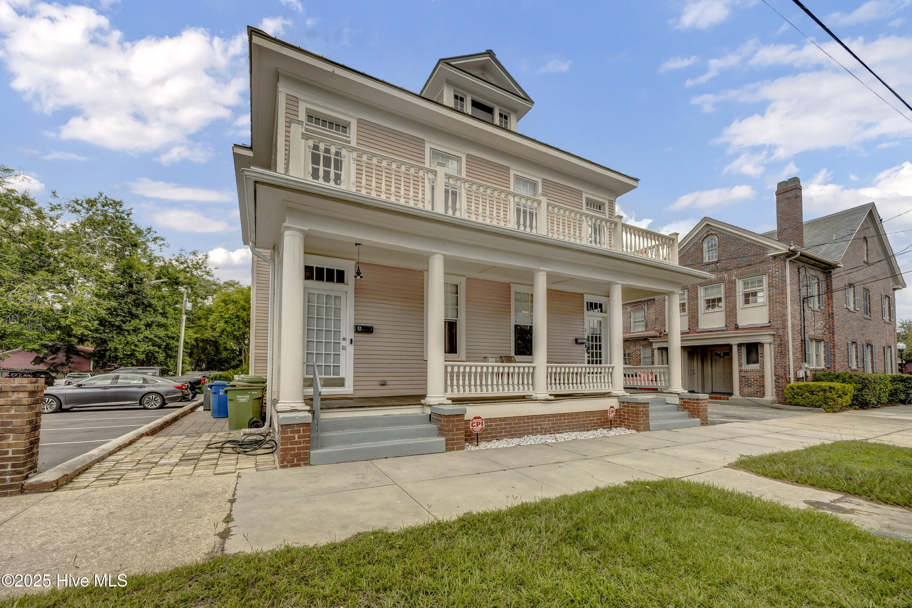 100525838 | Photo 43