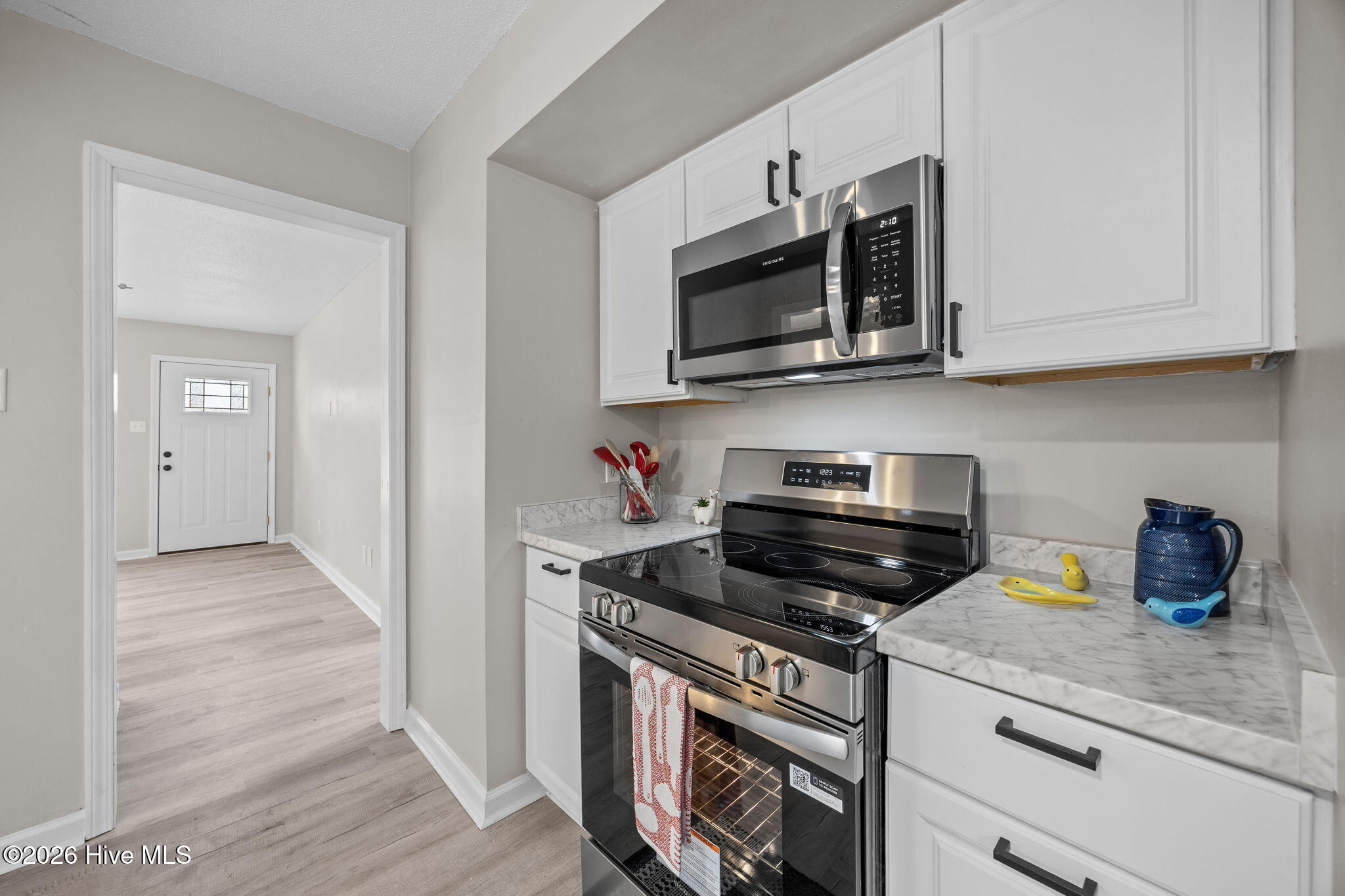 100552306 | Photo 13