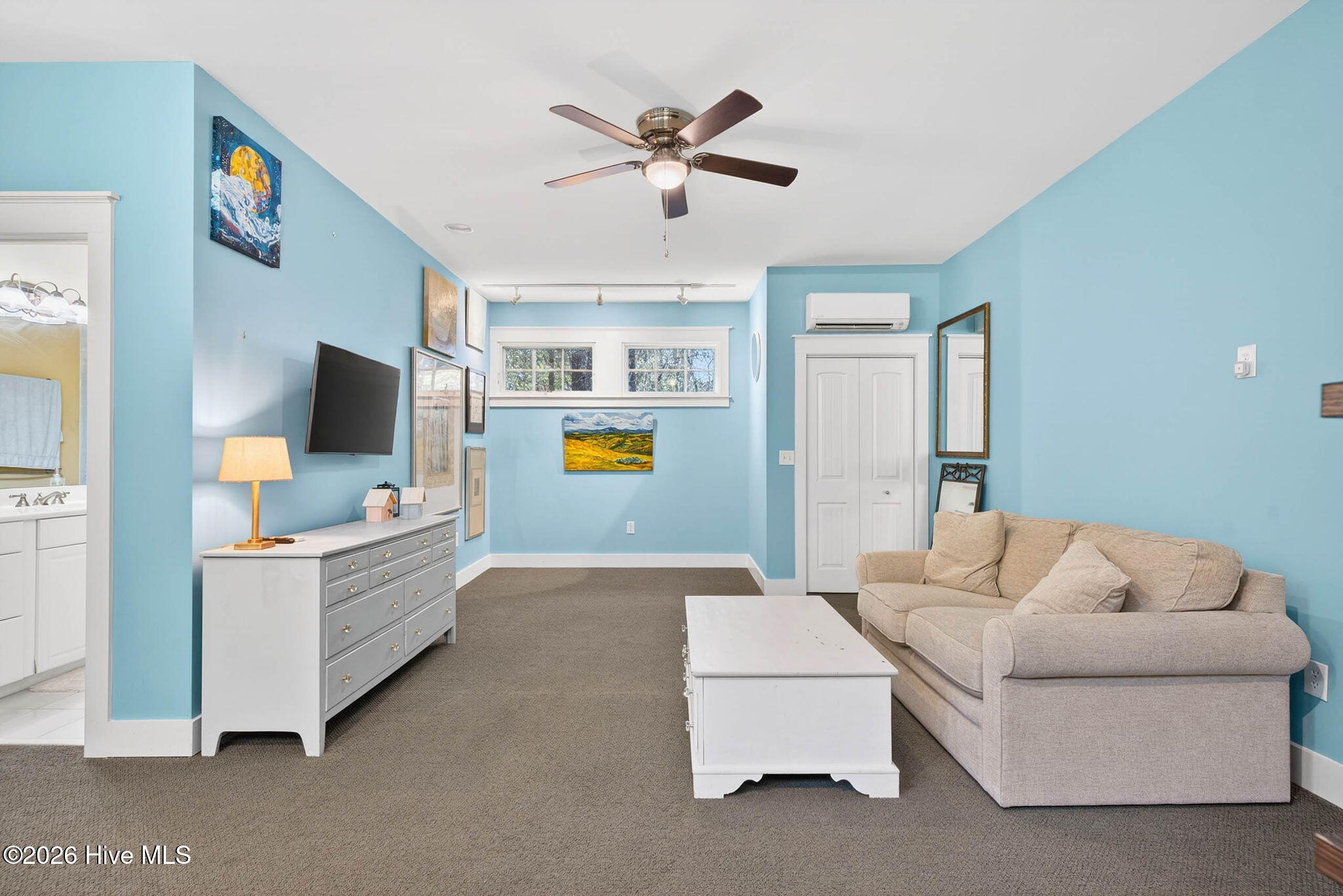 100564993 | Photo 38