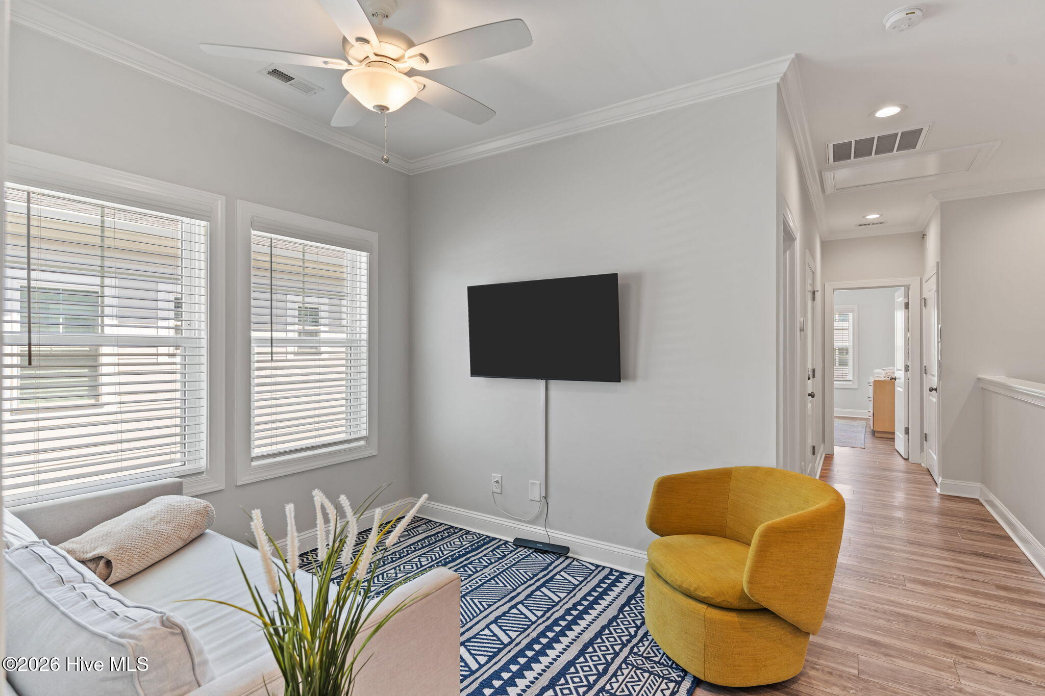 100565767 | Photo 26