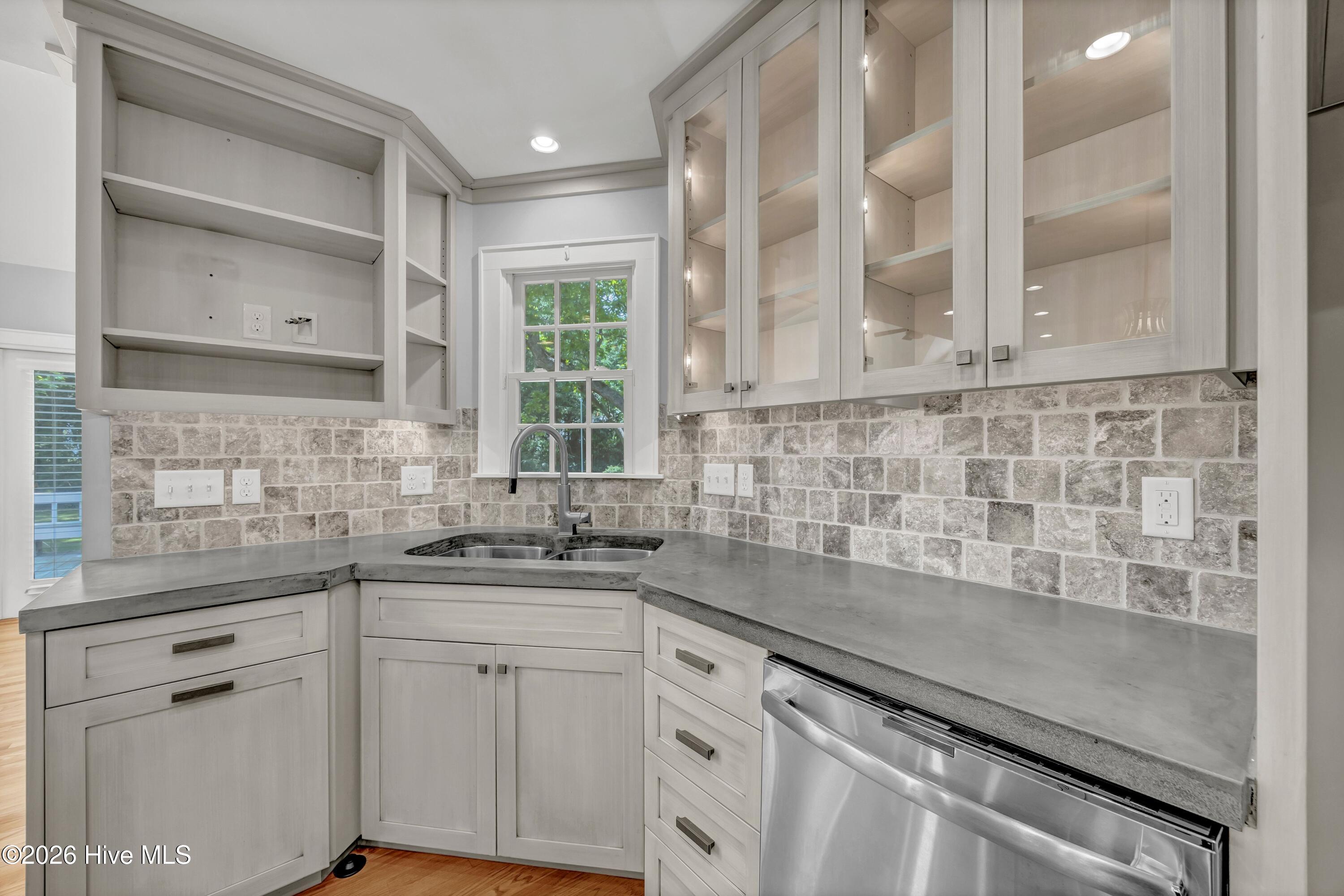Shirley Johnson - MLS Number: 100575661
