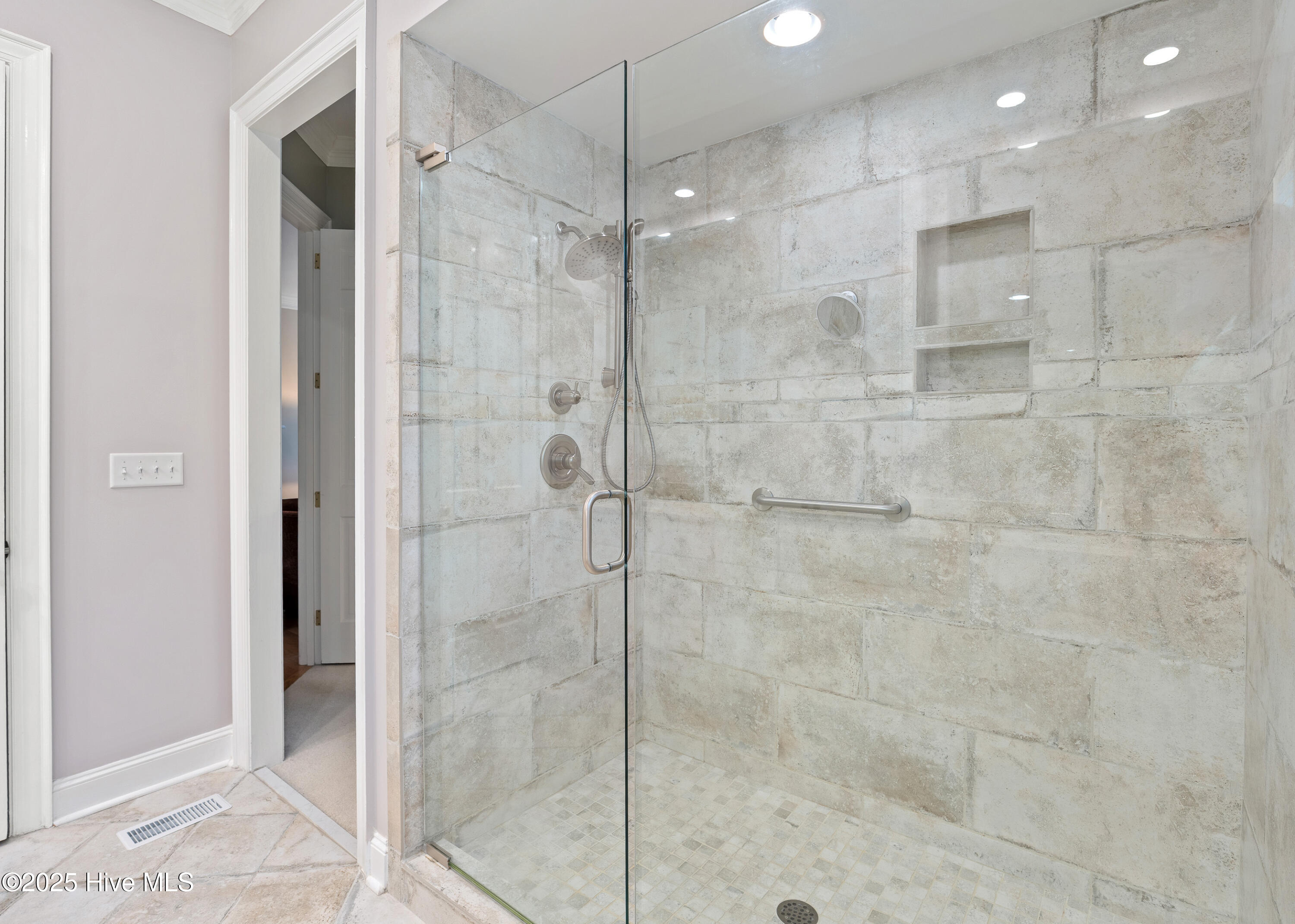 100539853 | Photo 22