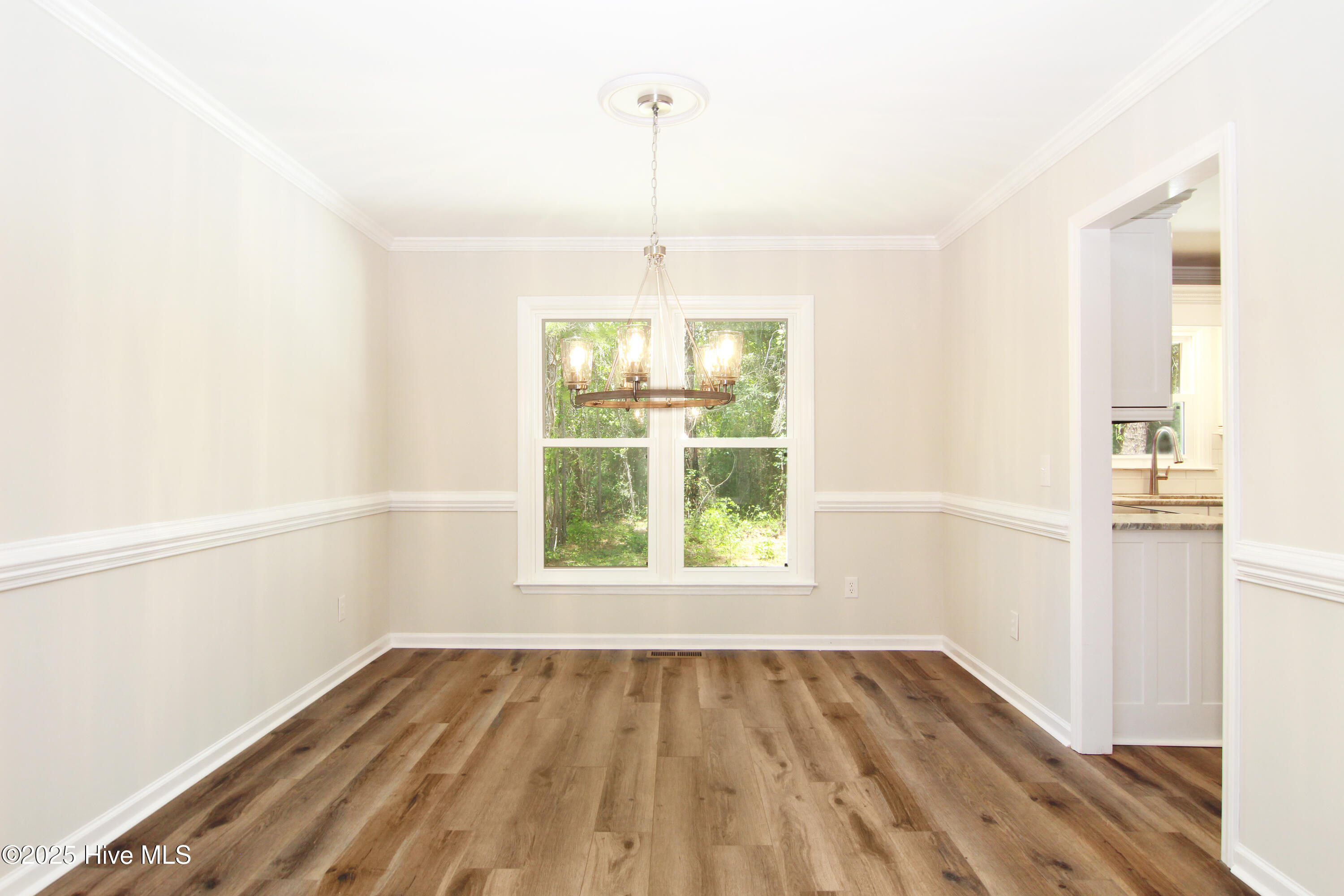 100517489 | Photo 17