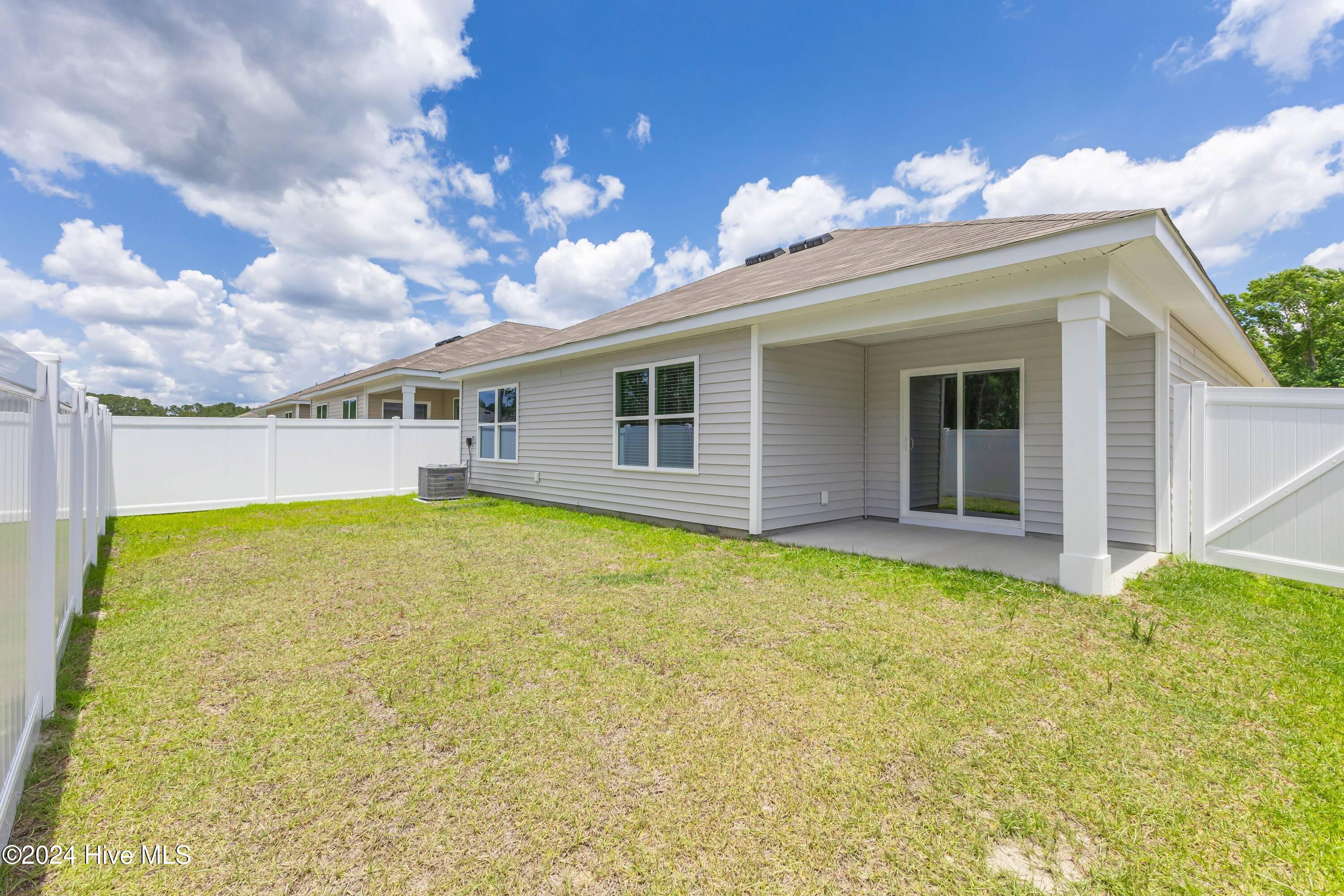 100475746 | Photo 15