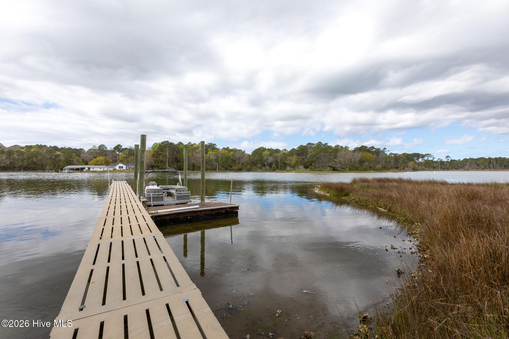 100565718 | Photo 55