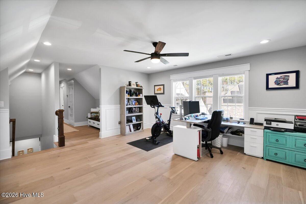 100551251 | Photo 44