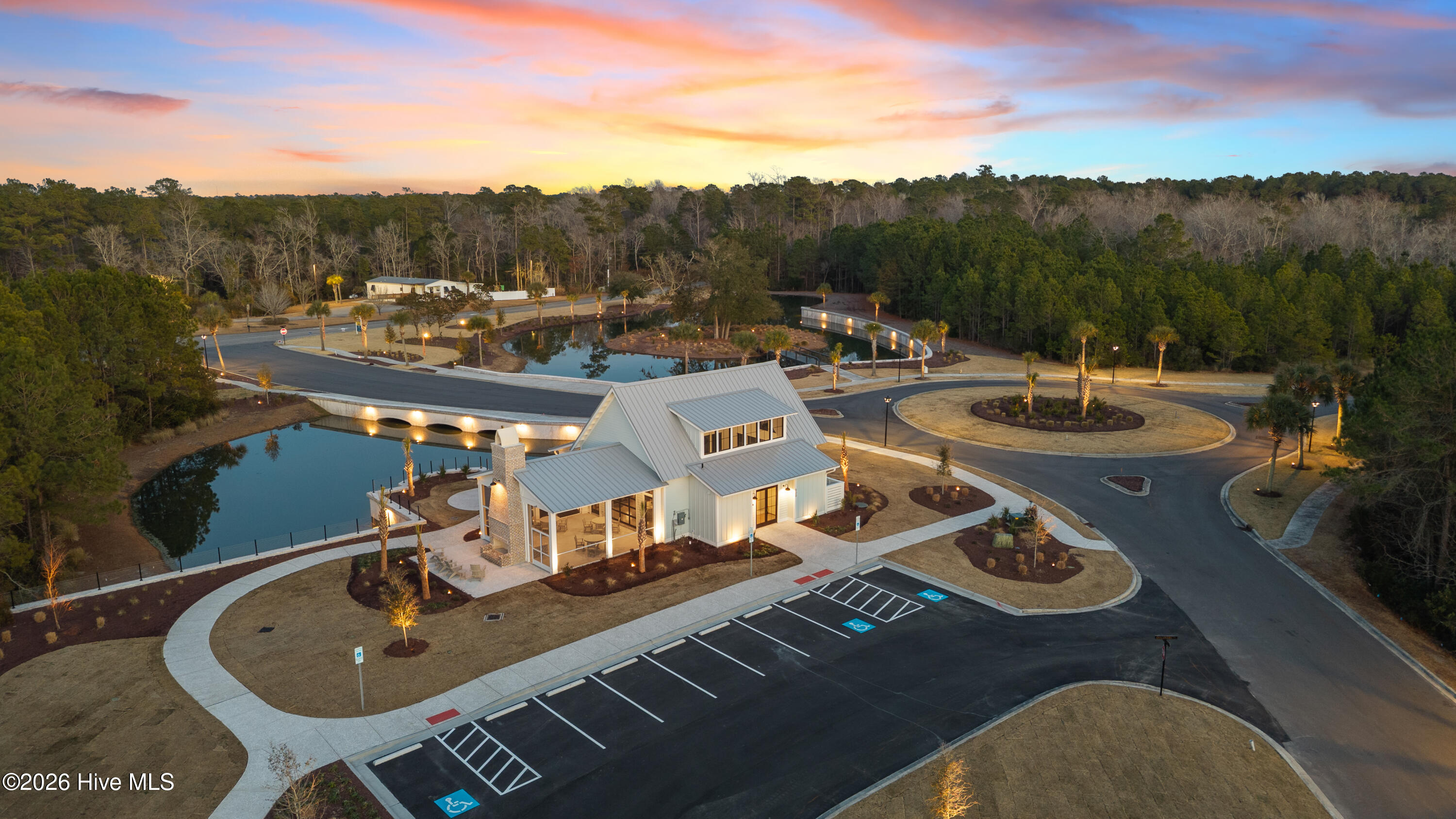 100555806 | Photo 22