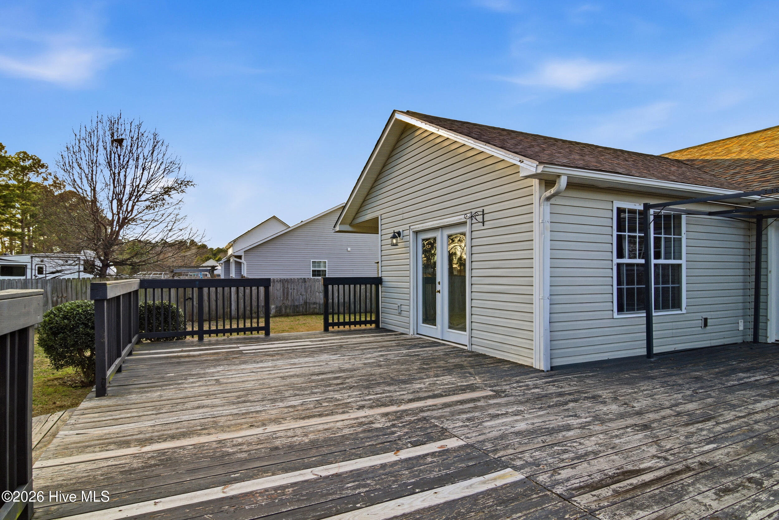 100548573 | Photo 36