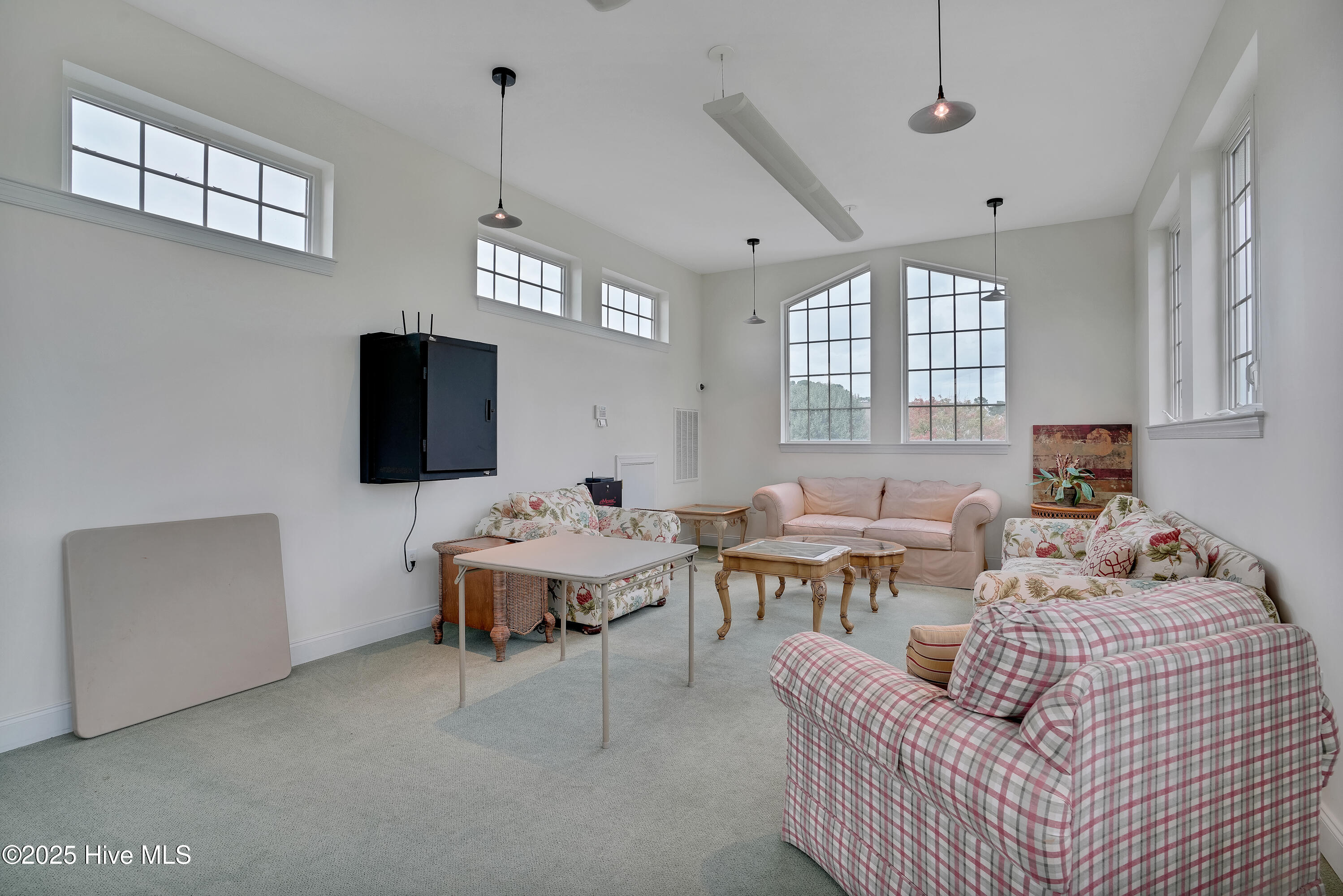 100550184 | Photo 58