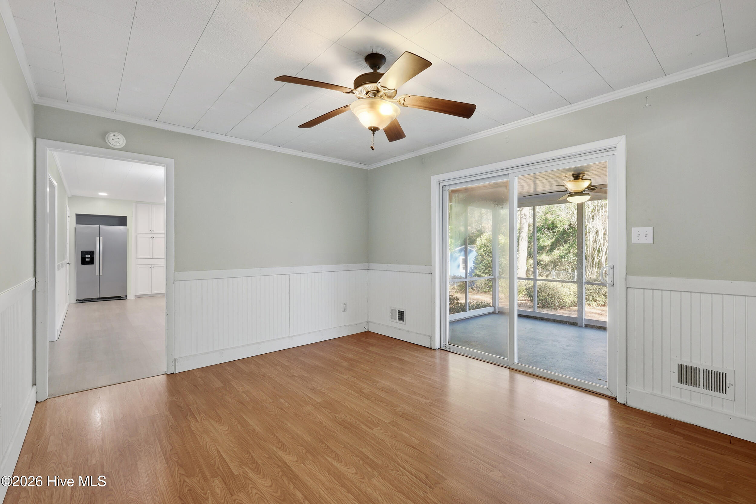 100550925 | Photo 18