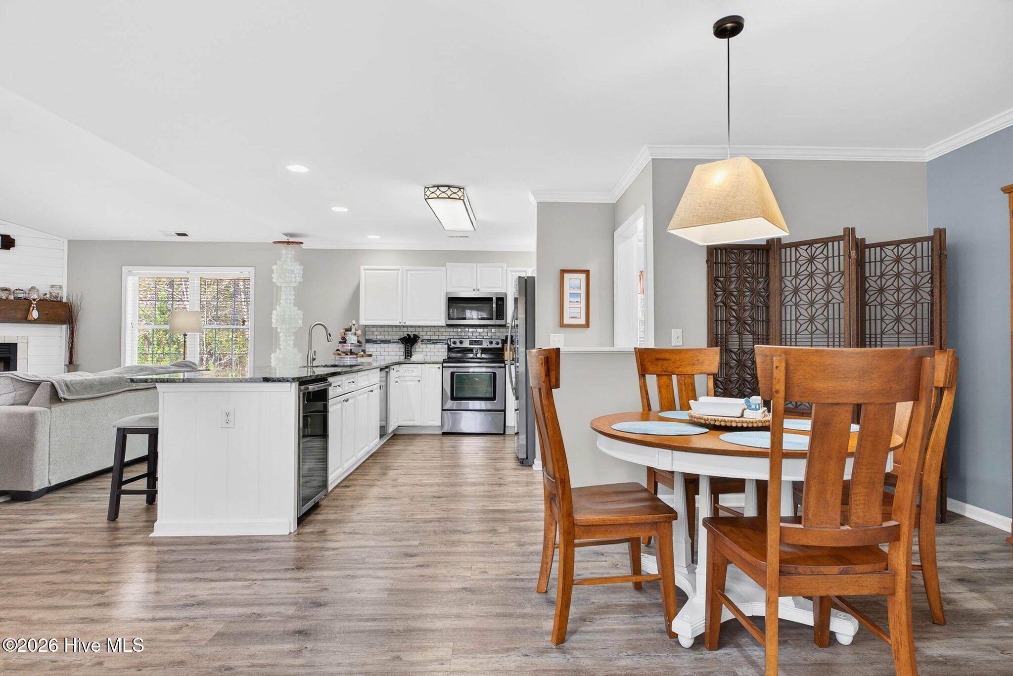 100562589 | Photo 25