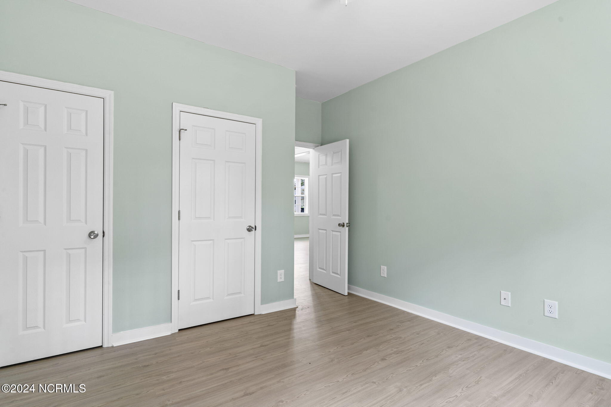 100548990 | Photo 27