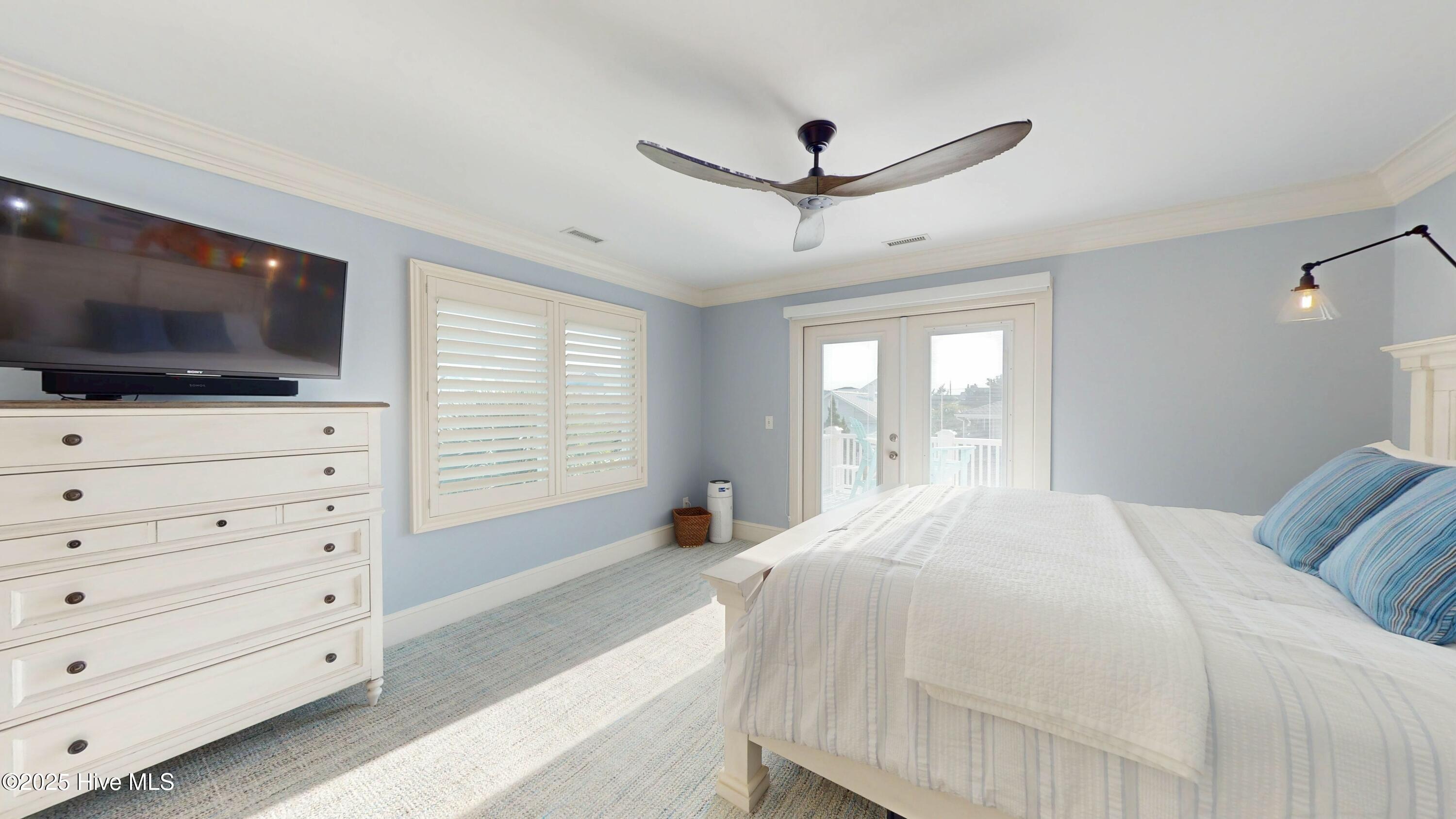 100543231 | Photo 61