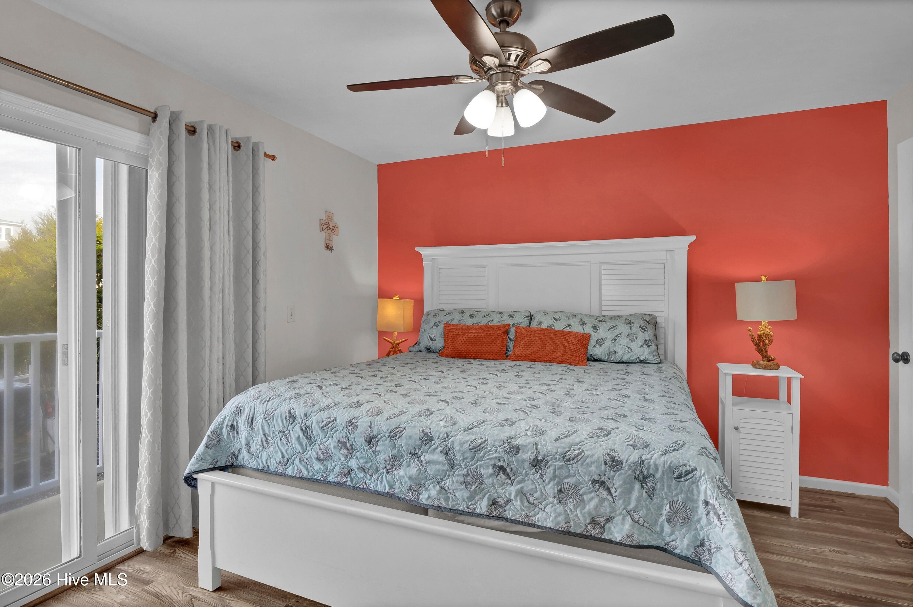 100549670 | Photo 23