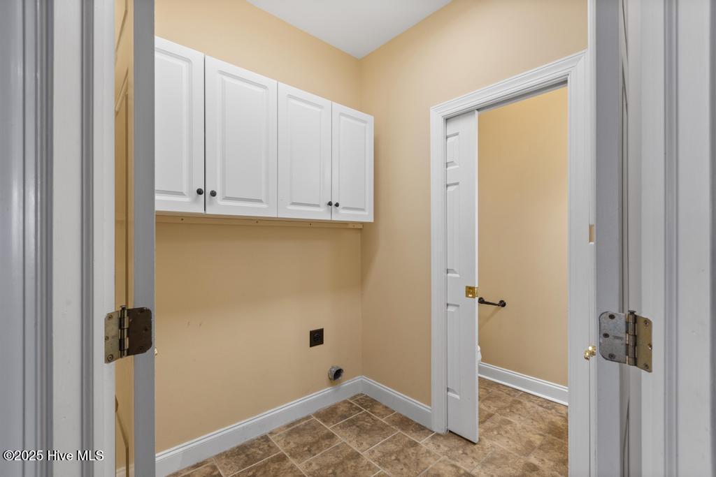 100516339 | Photo 26