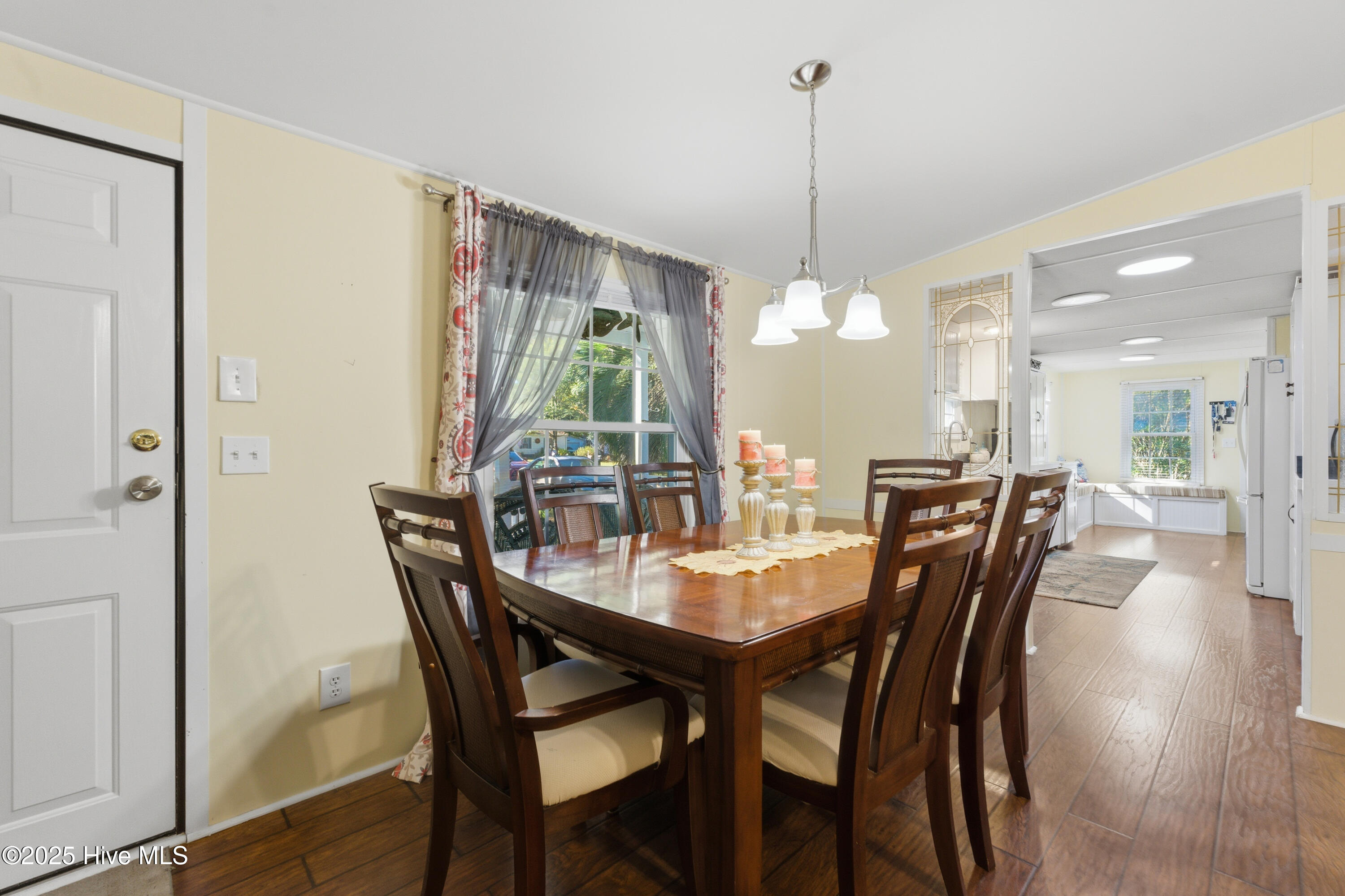 100538513 | Photo 44