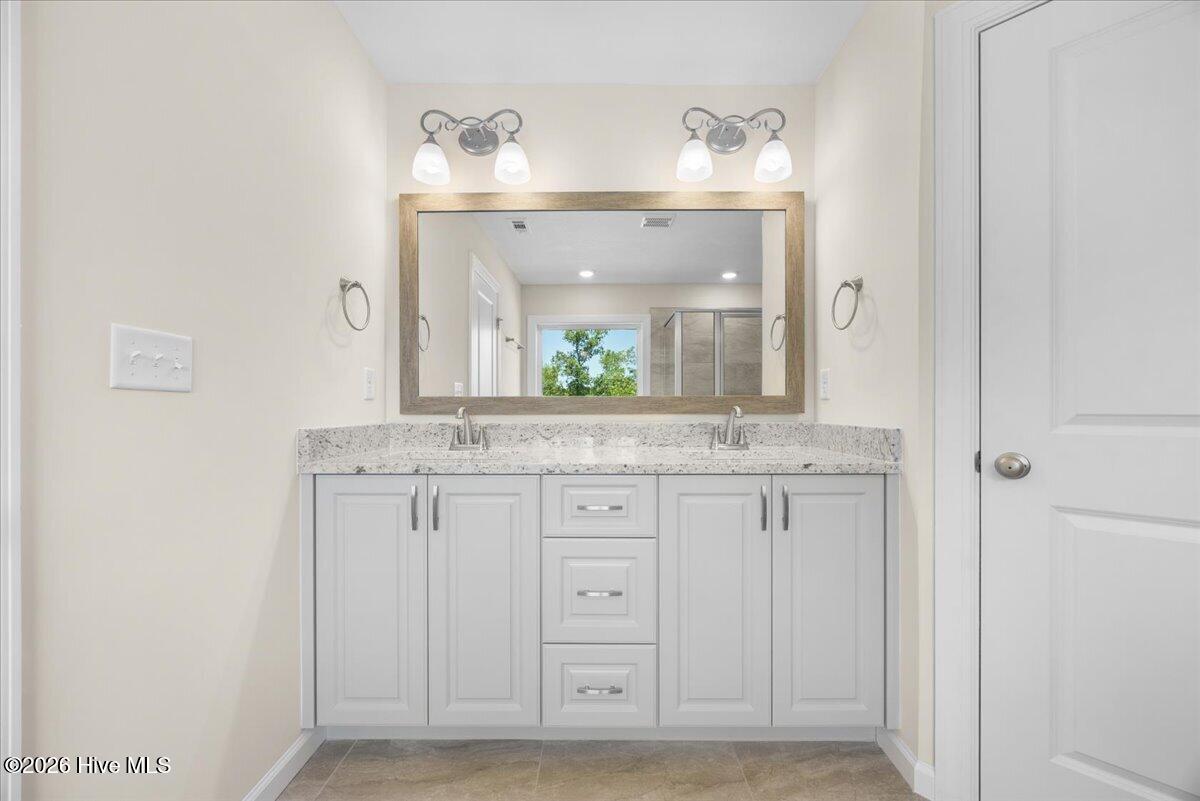 20-Primary Bath Vanity