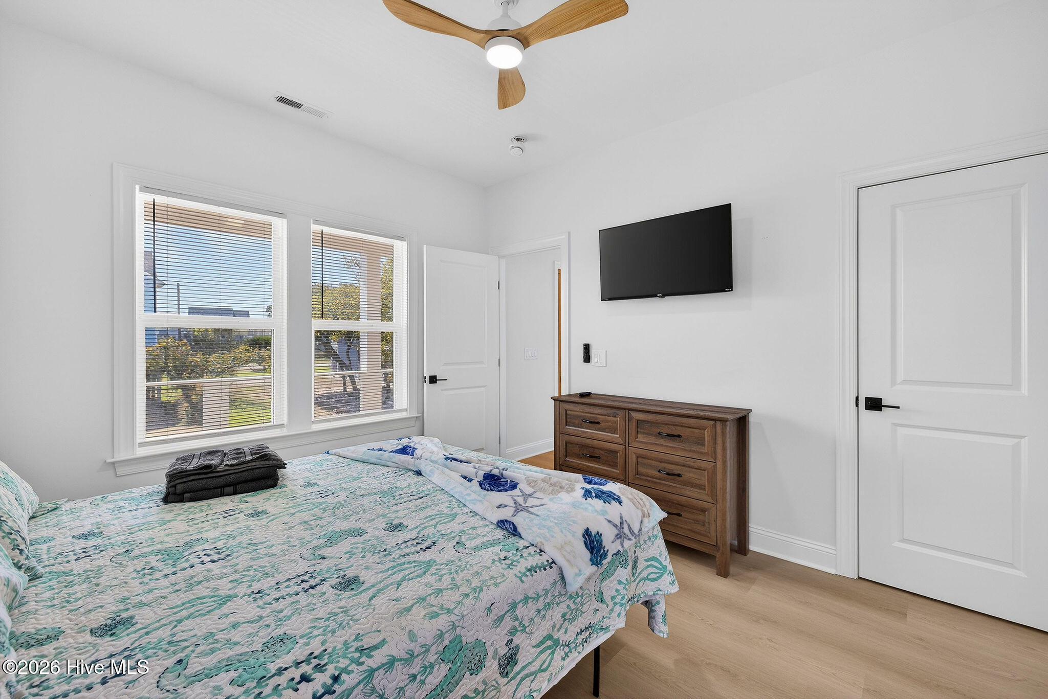 100565526 | Photo 33