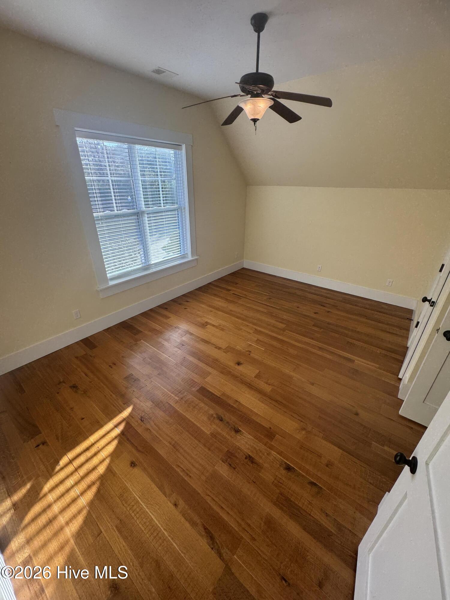 100555381 | Photo 22